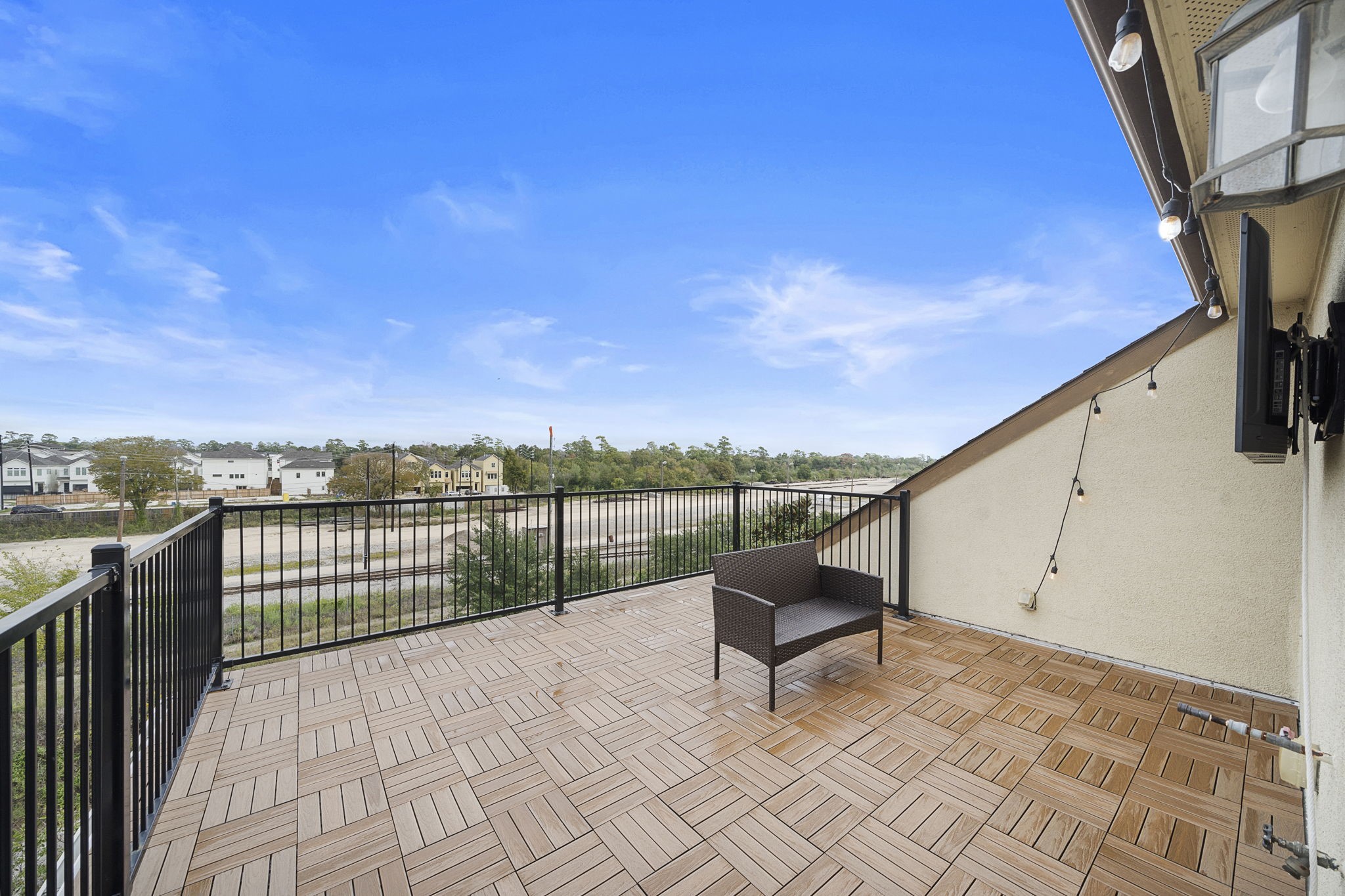 2828 Sherwin Street Property Photo 5