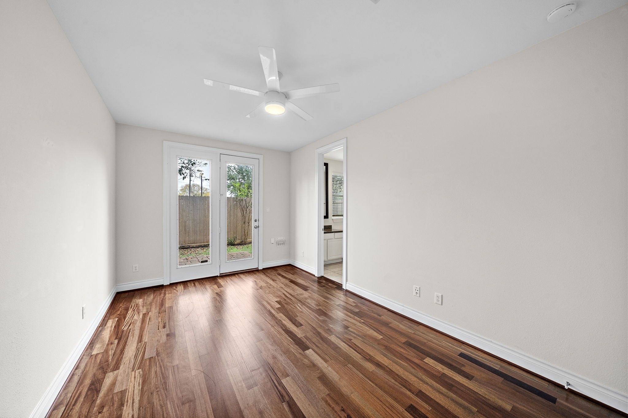 2828 Sherwin Street Property Photo 8