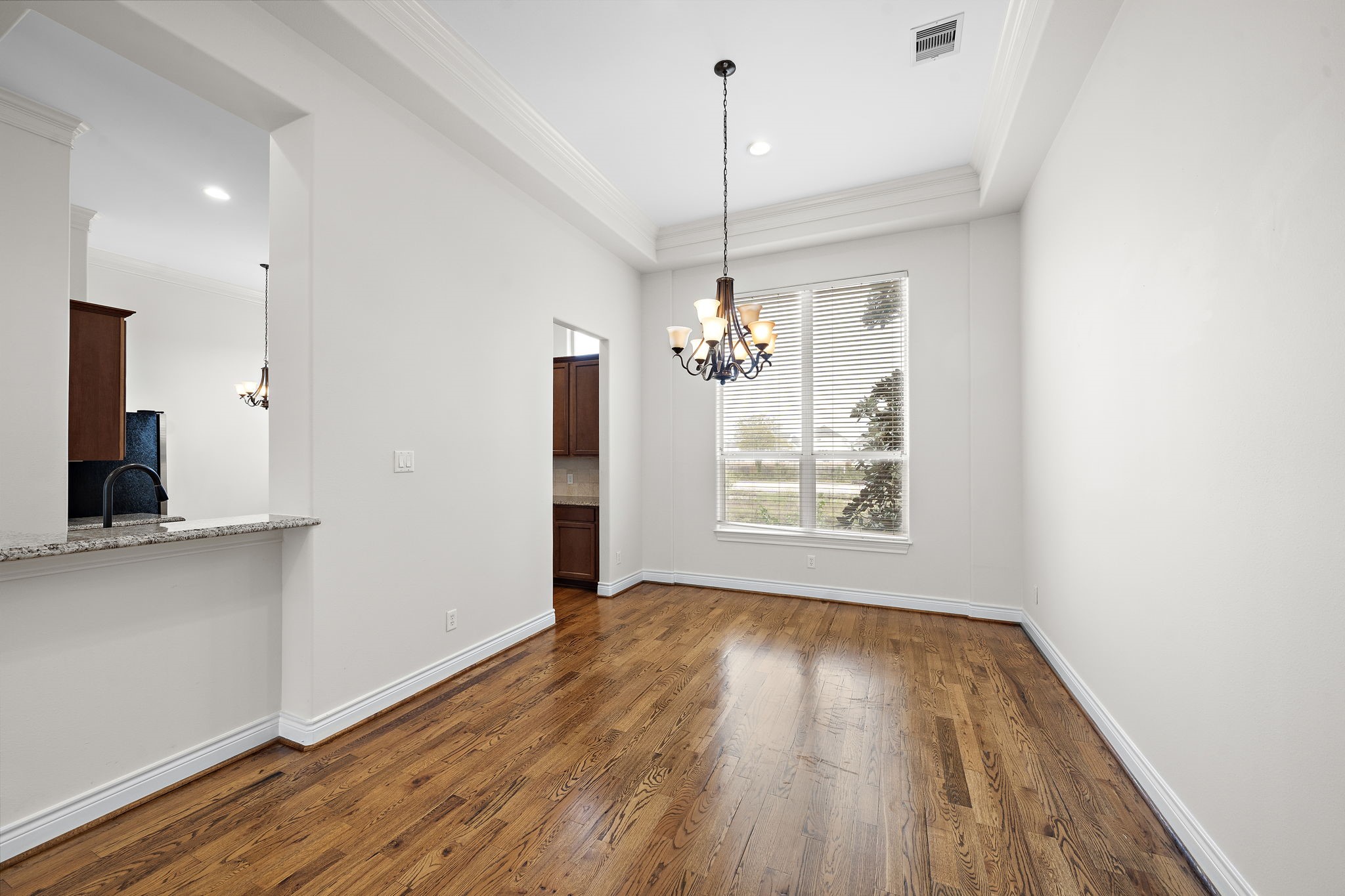 2828 Sherwin Street Property Photo 16