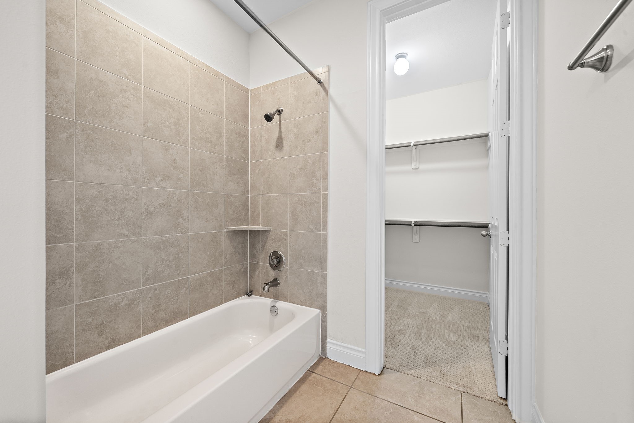 2828 Sherwin Street Property Photo 31