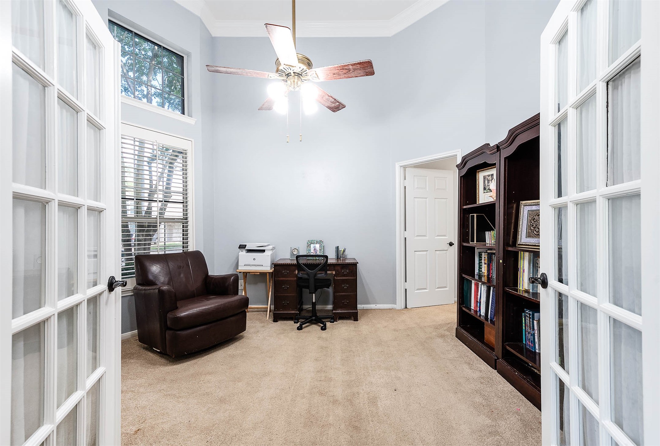 2807 Canyon Drive Property Photo 5