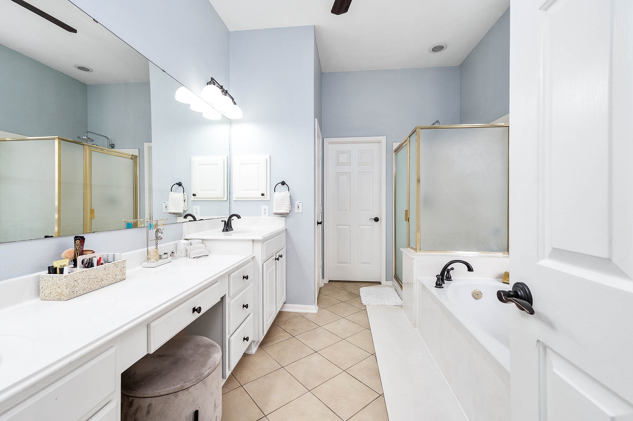 2807 Canyon Drive Property Photo 15