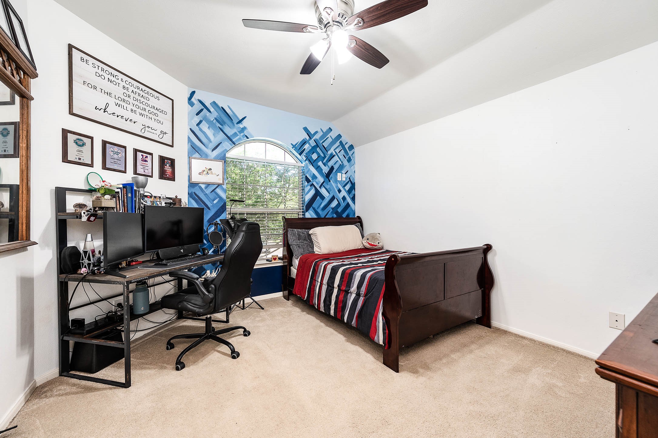 2807 Canyon Drive Property Photo 25