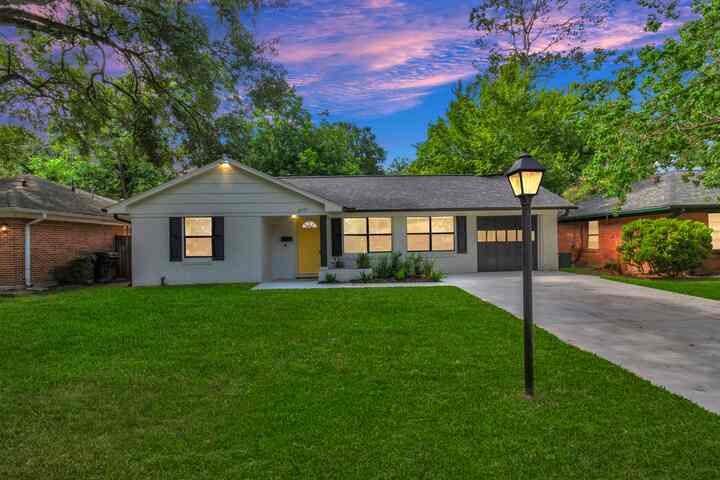 2107 Wakefield Drive Property Photo 1