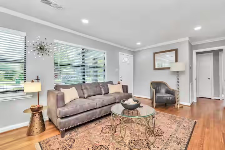 2107 Wakefield Drive Property Photo 3