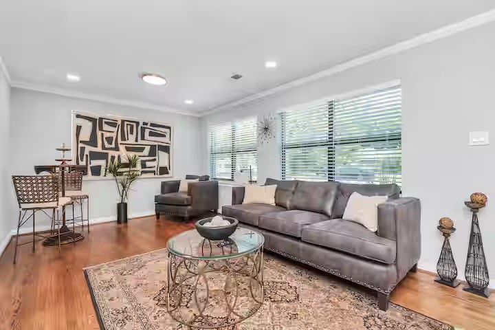 2107 Wakefield Drive Property Photo 4