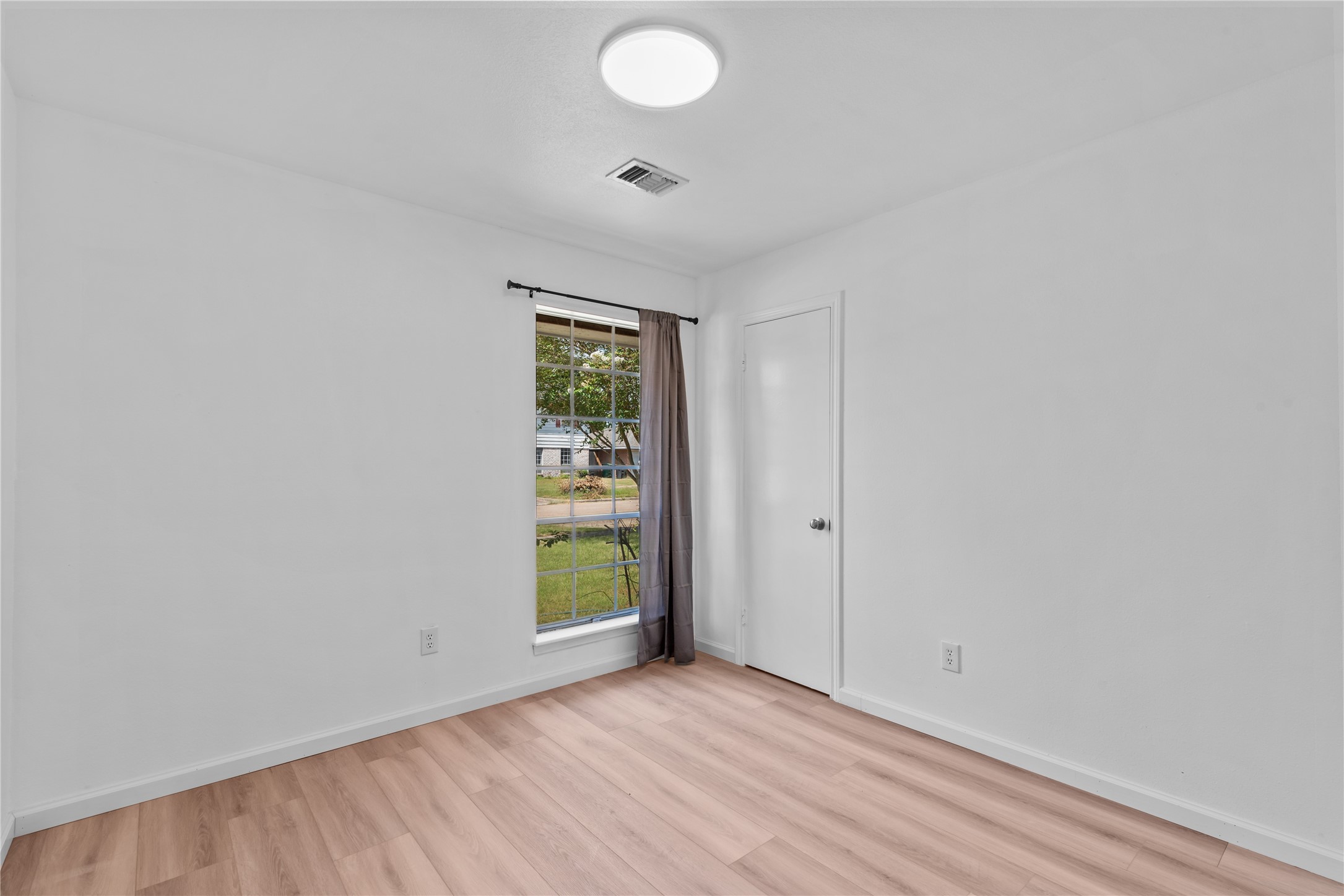 5607 Viking Drive Property Photo 13
