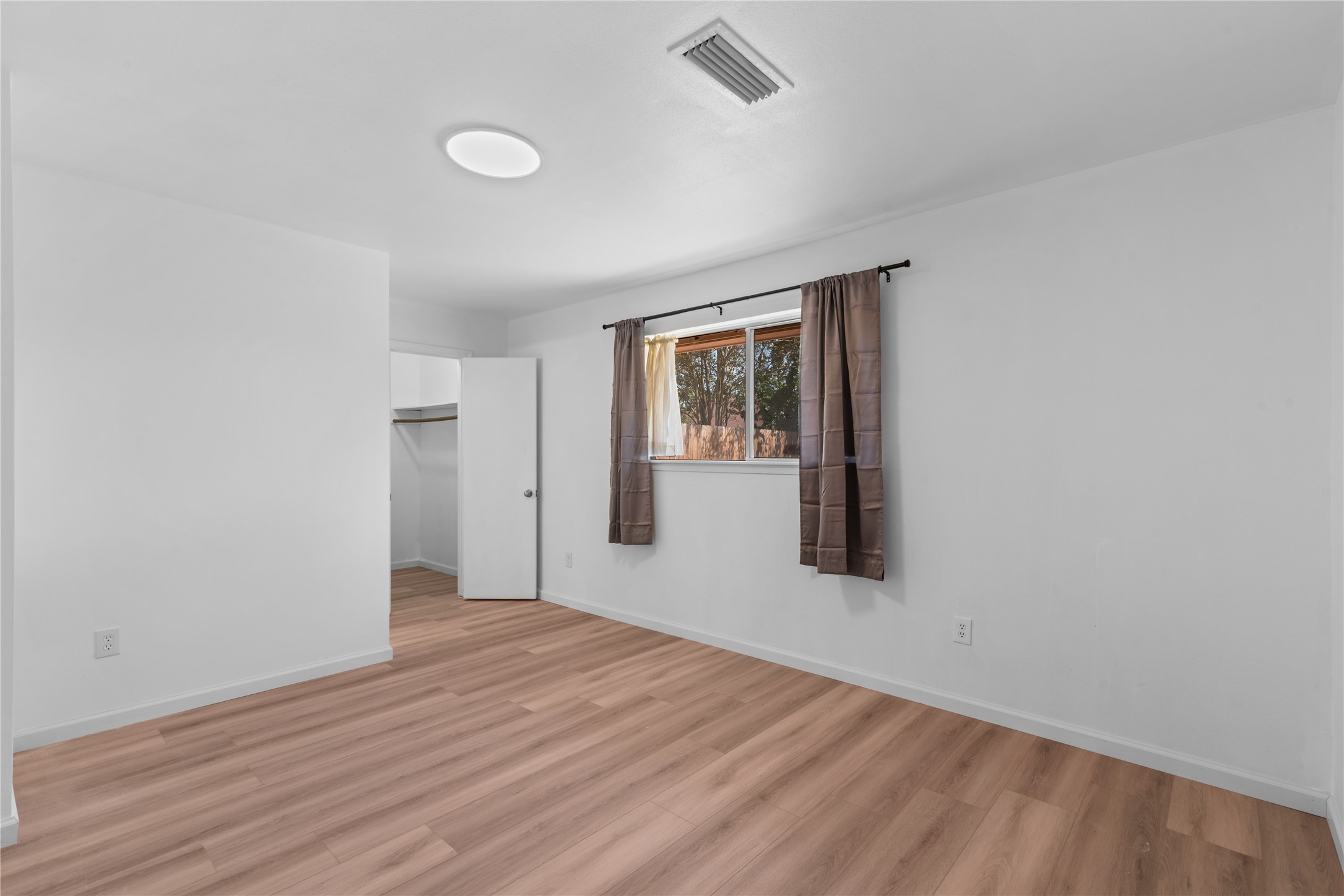 5607 Viking Drive Property Photo 16