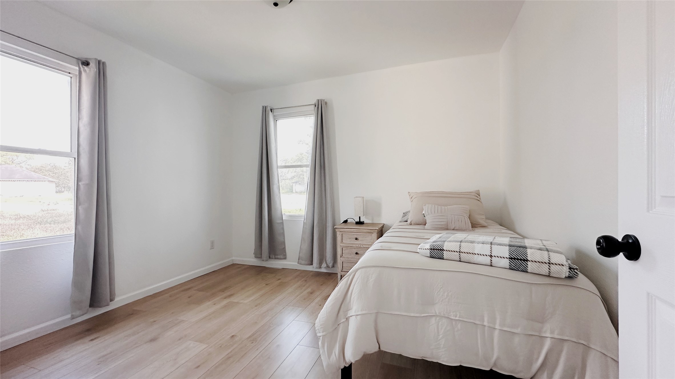 2208 Norwood Drive Property Photo 8