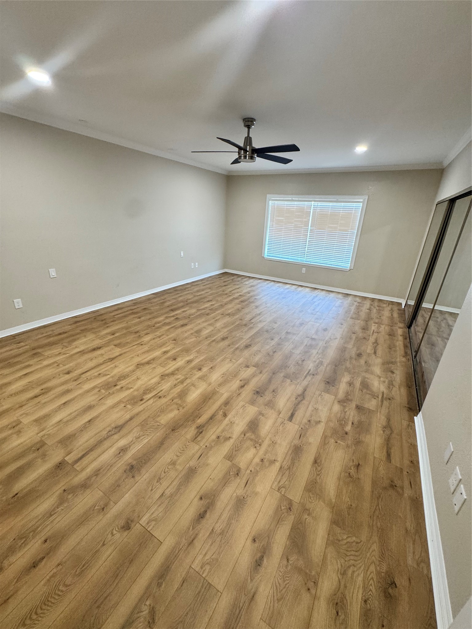 290 Wilcrest Drive Property Photo 13