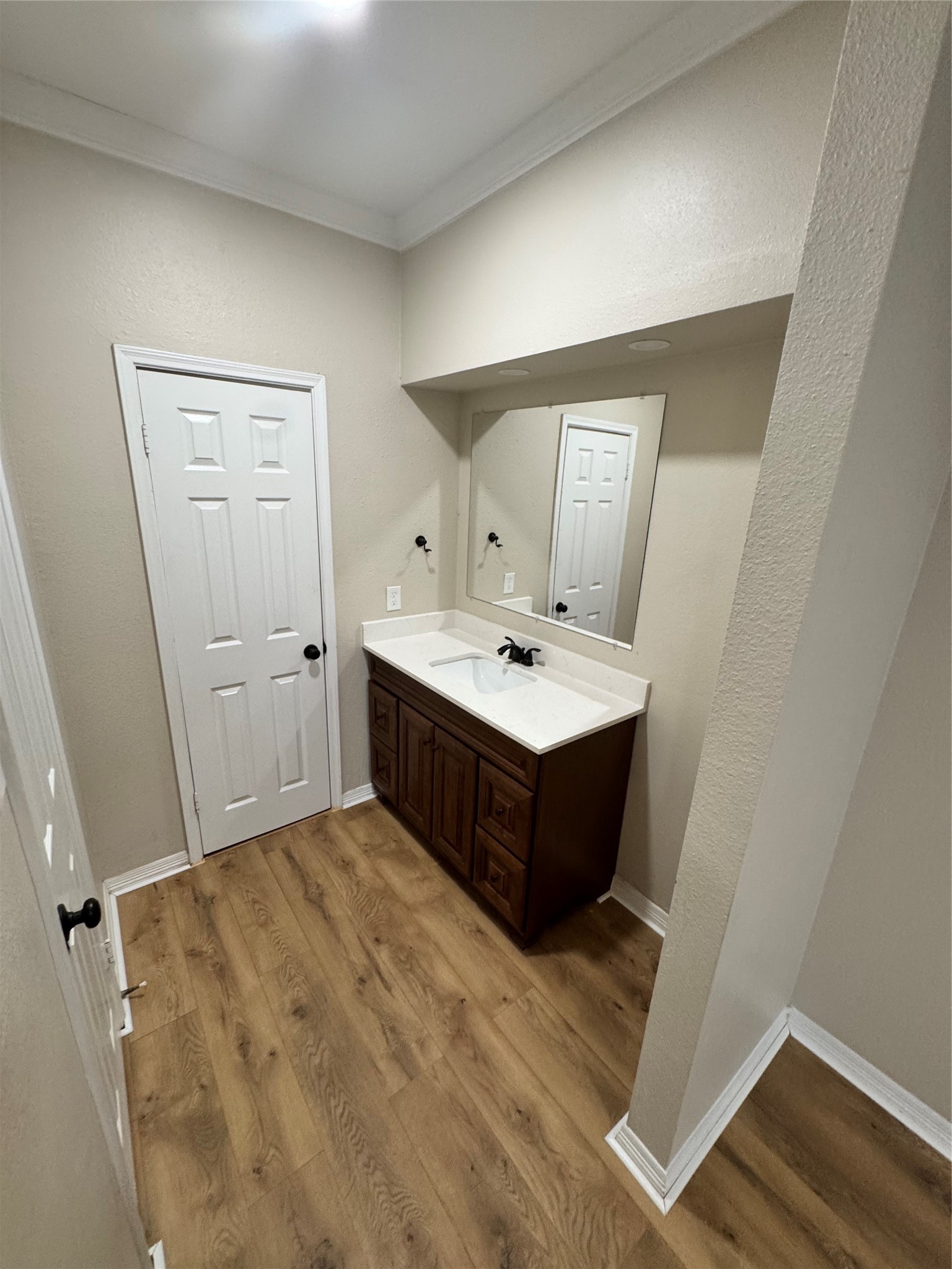 290 Wilcrest Drive Property Photo 16