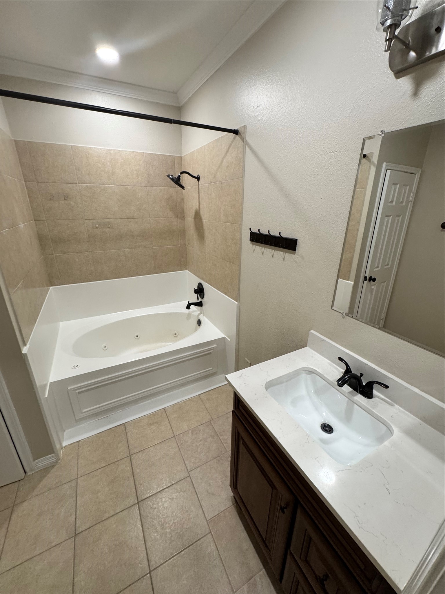 290 Wilcrest Drive Property Photo 17