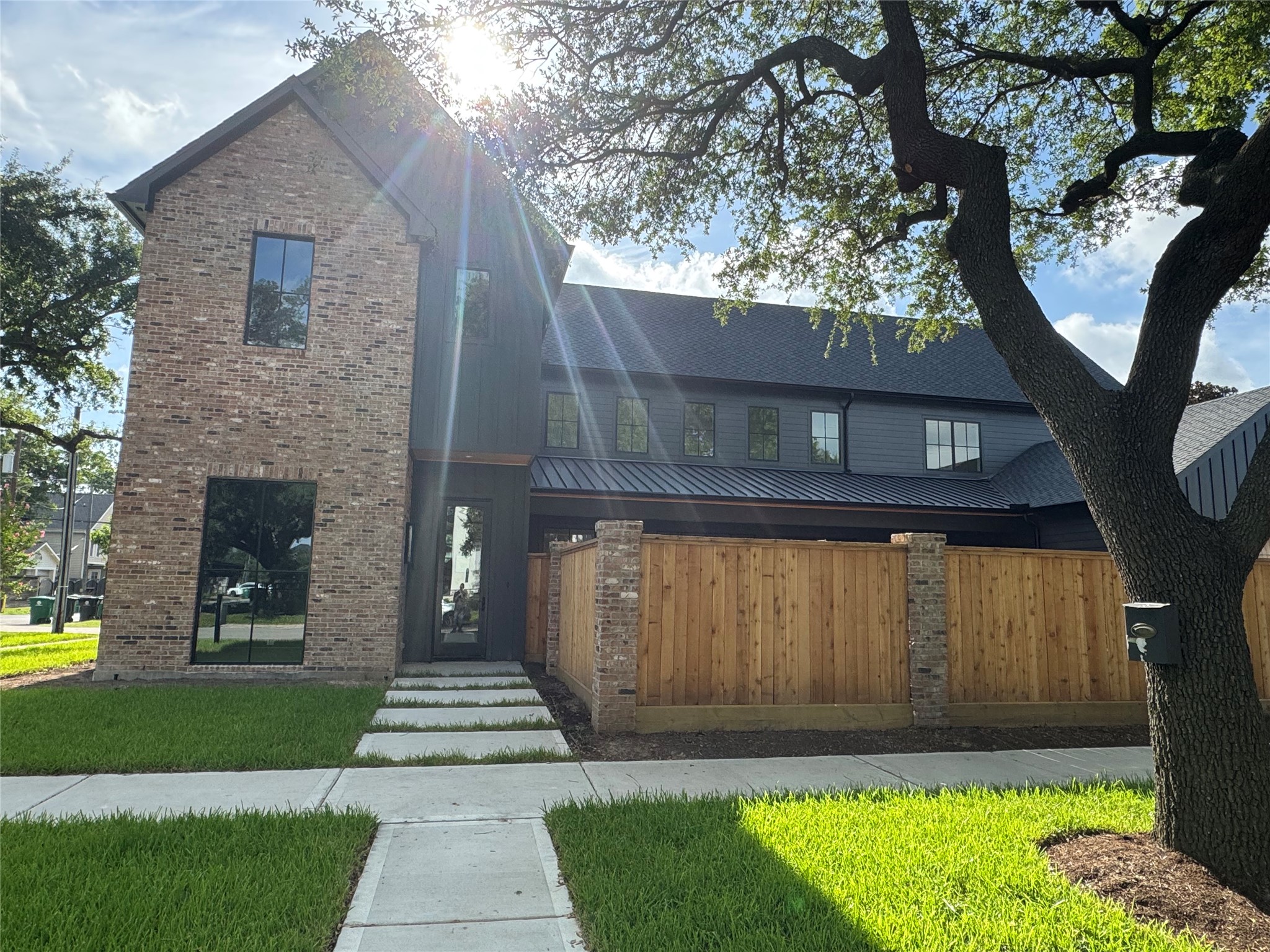 1140 Waverly Street Property Photo 1