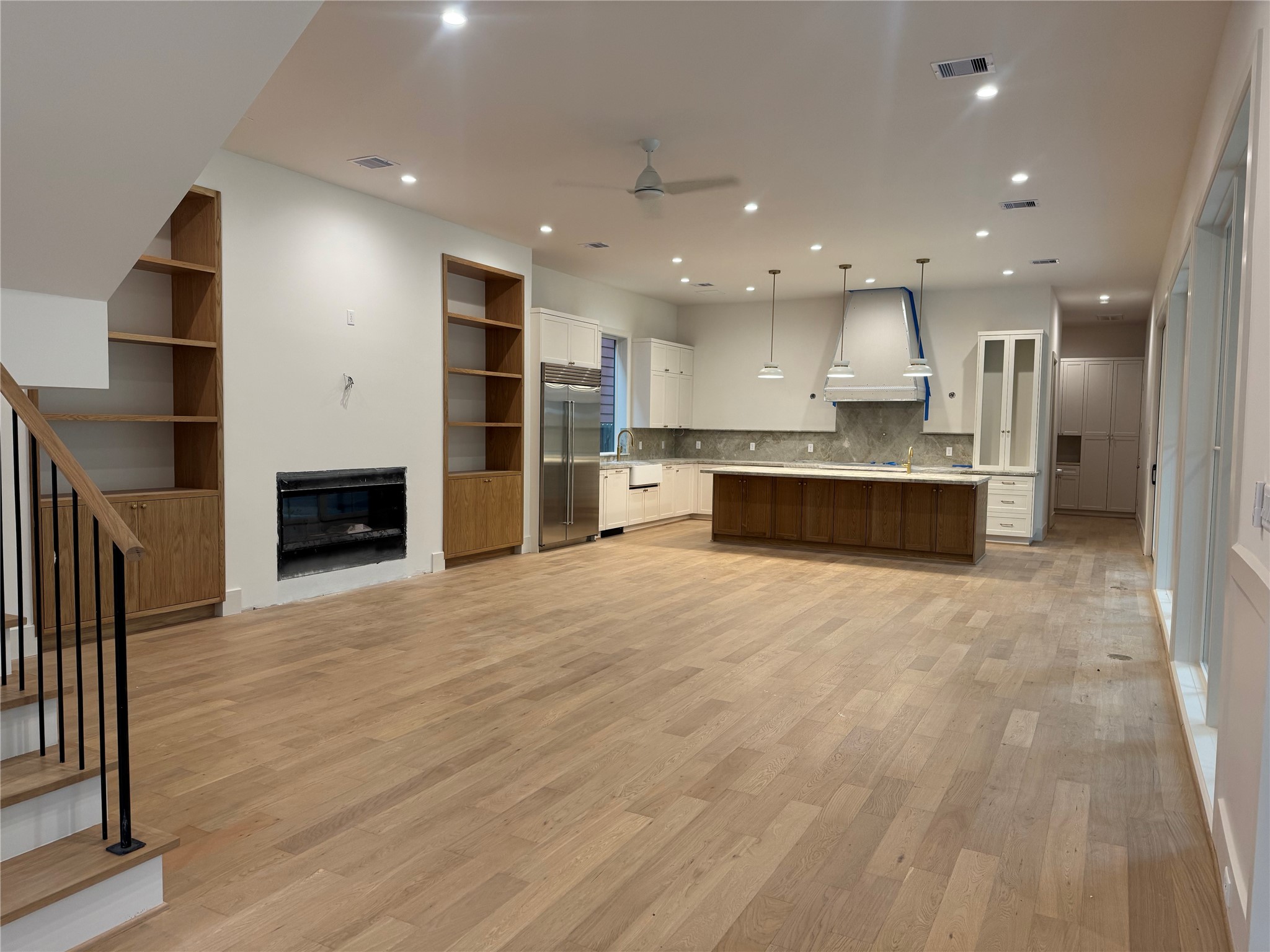 1140 Waverly Street Property Photo 2