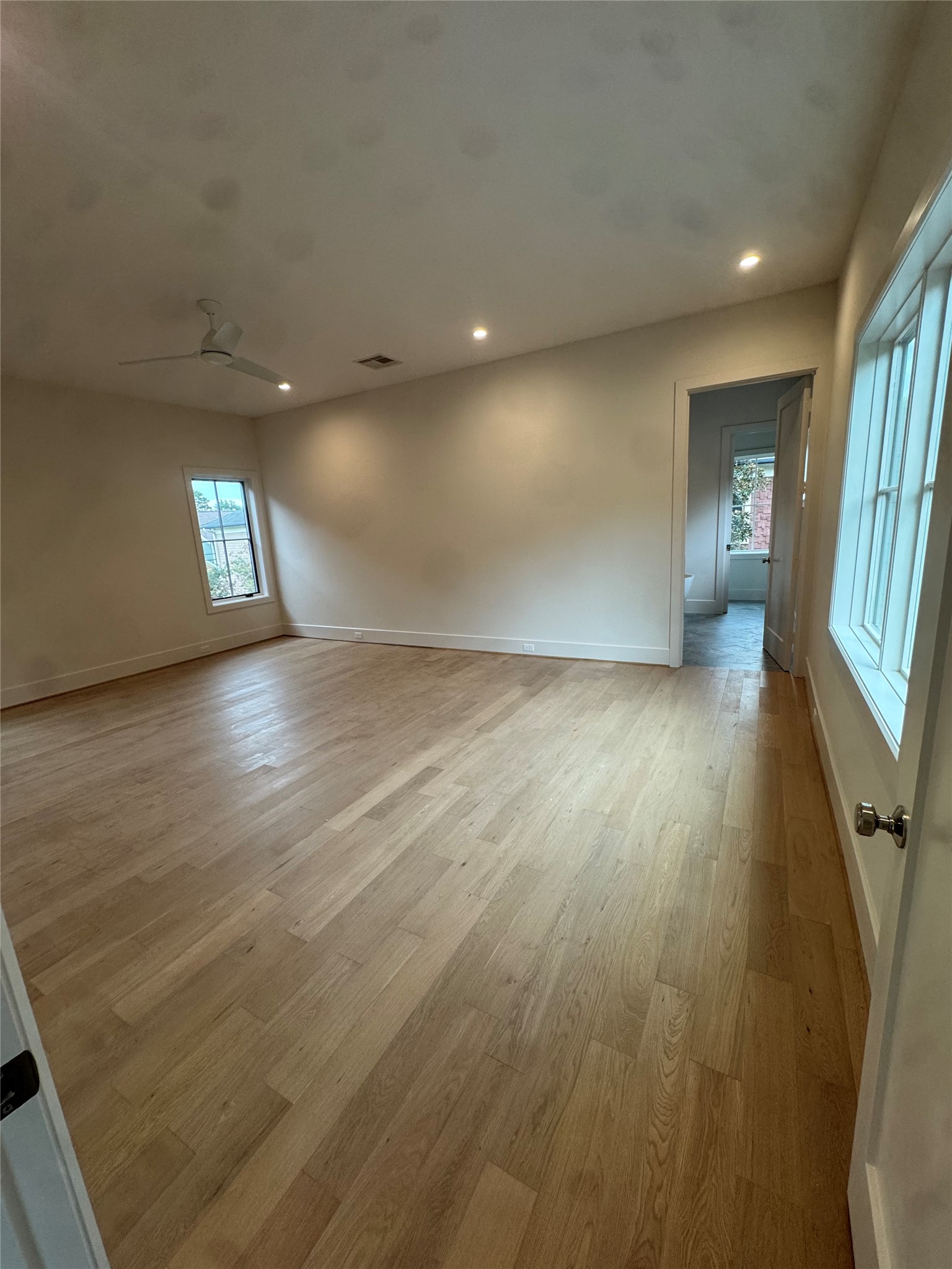 1140 Waverly Street Property Photo 10