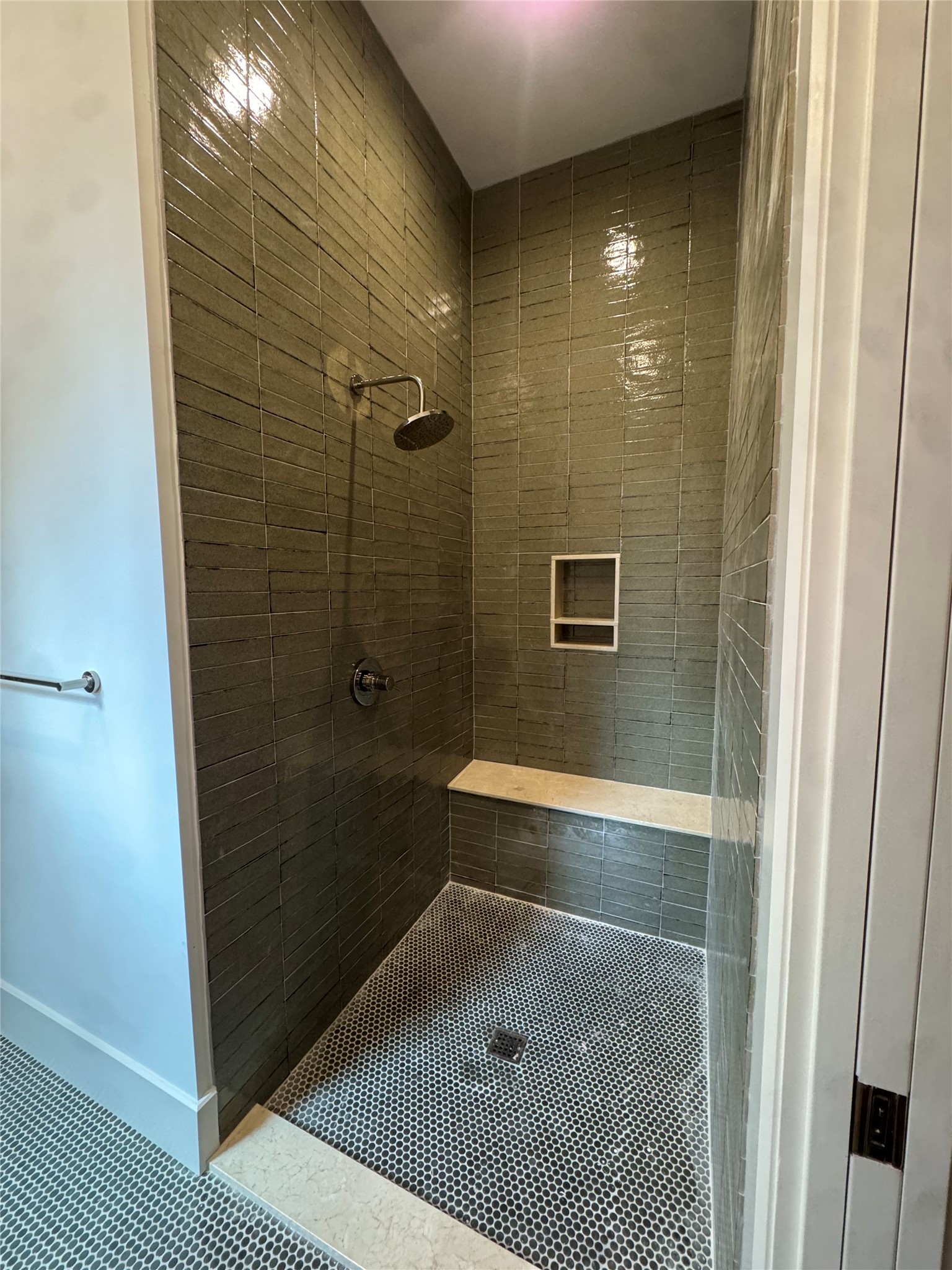 1140 Waverly Street Property Photo 16