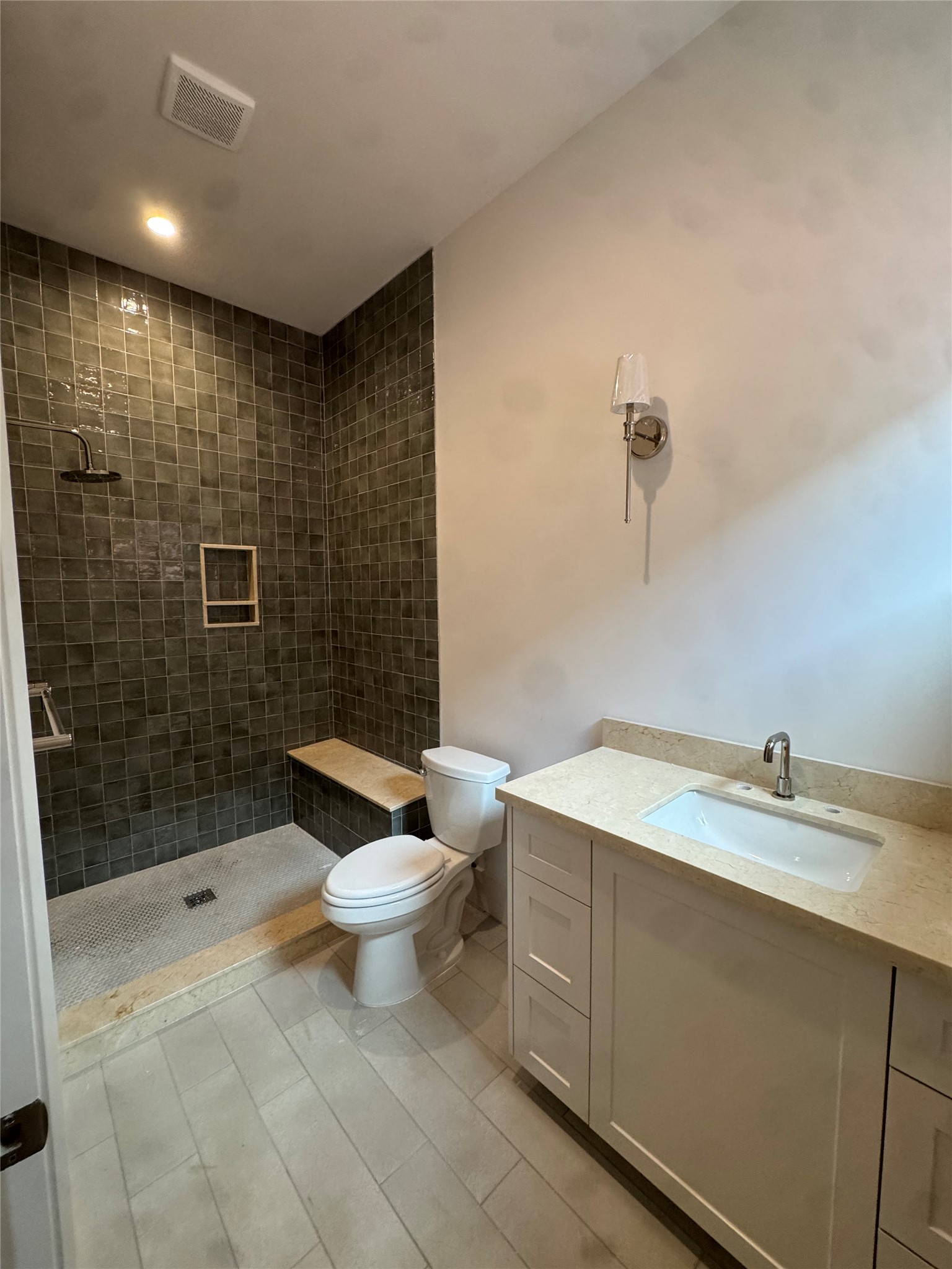 1140 Waverly Street Property Photo 20