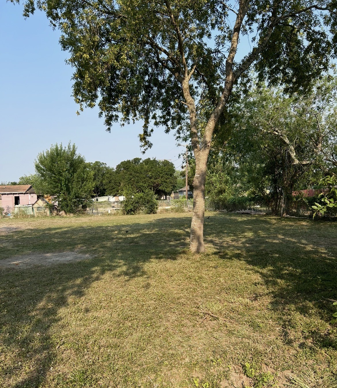 1121 W Jefferson Avenue Property Photo 3