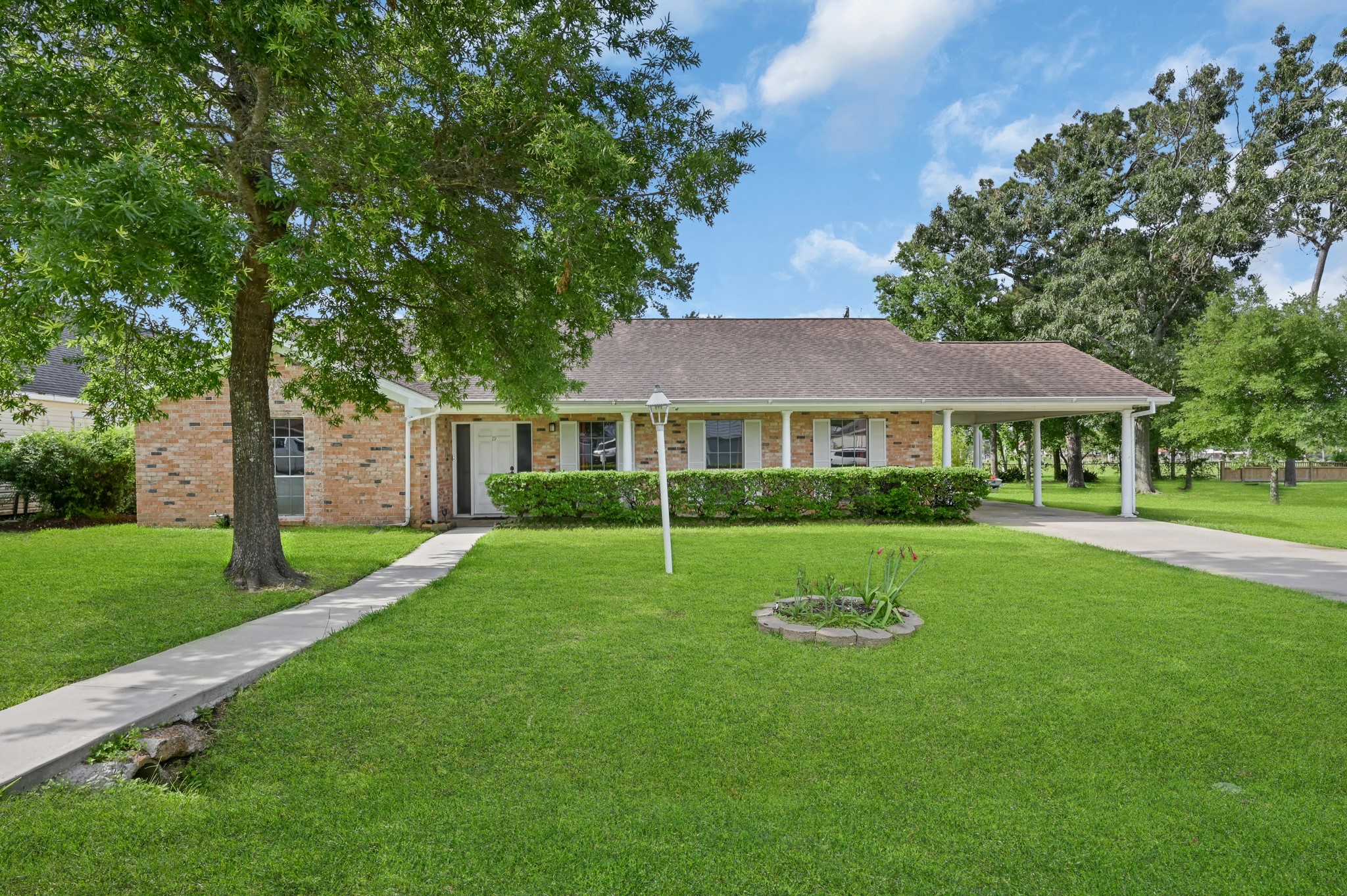 19 Bay Harbor Drive Property Photo 1