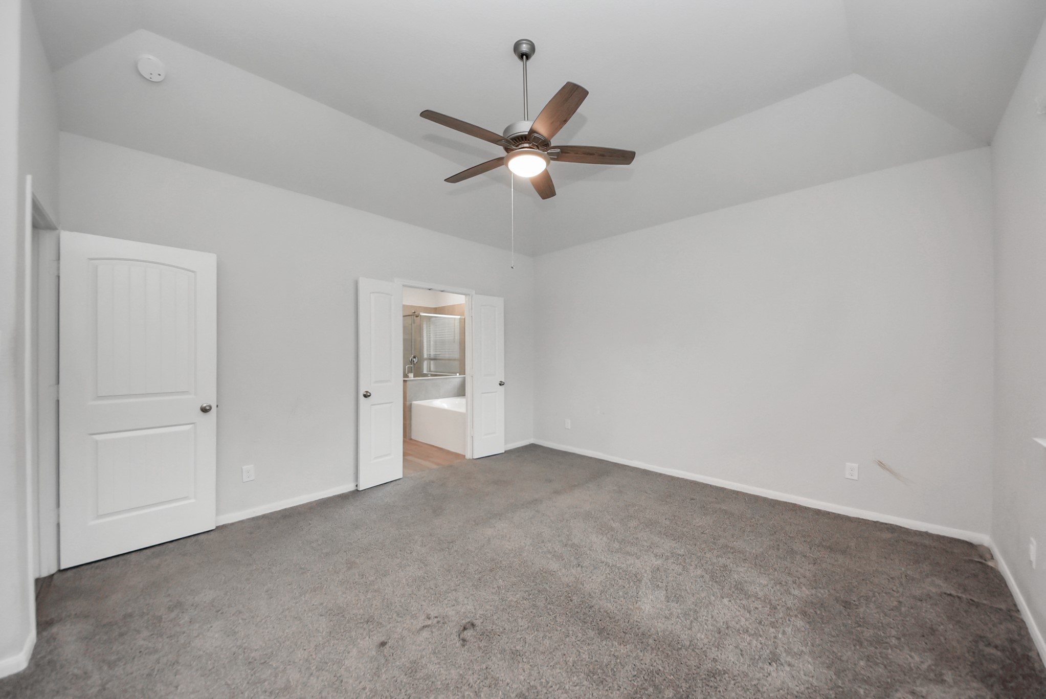 20003 Wild Horse Hollow Lane Property Photo 9