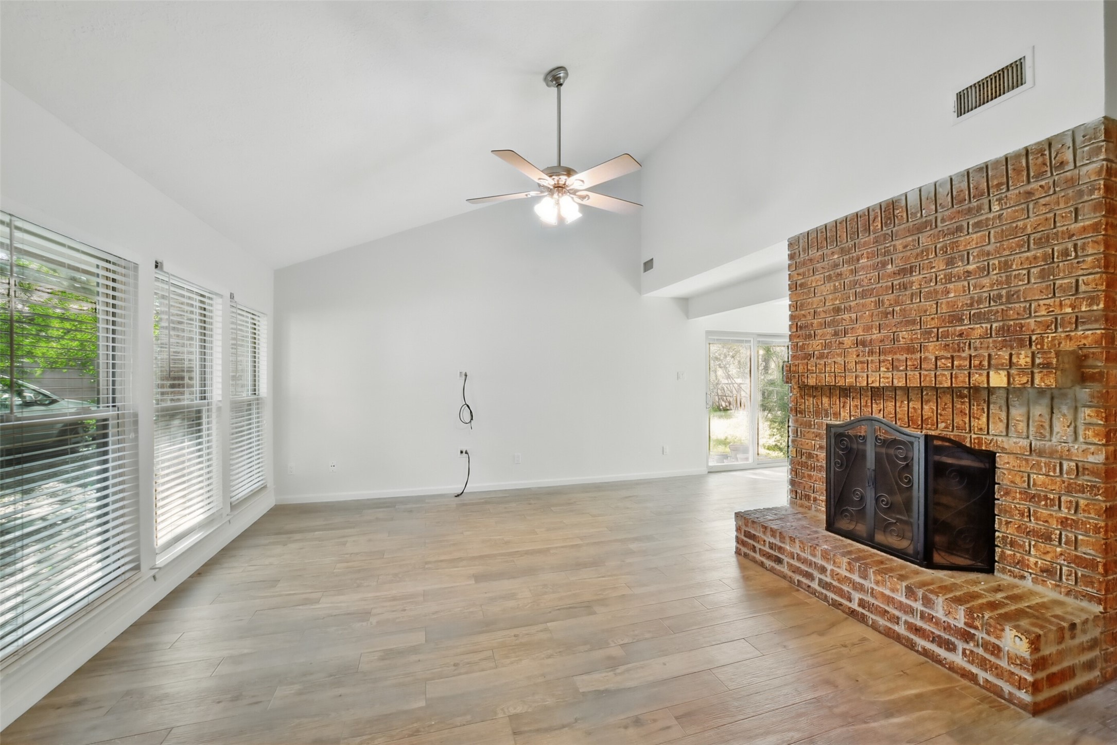 19 Still Glen Court Property Photo 4