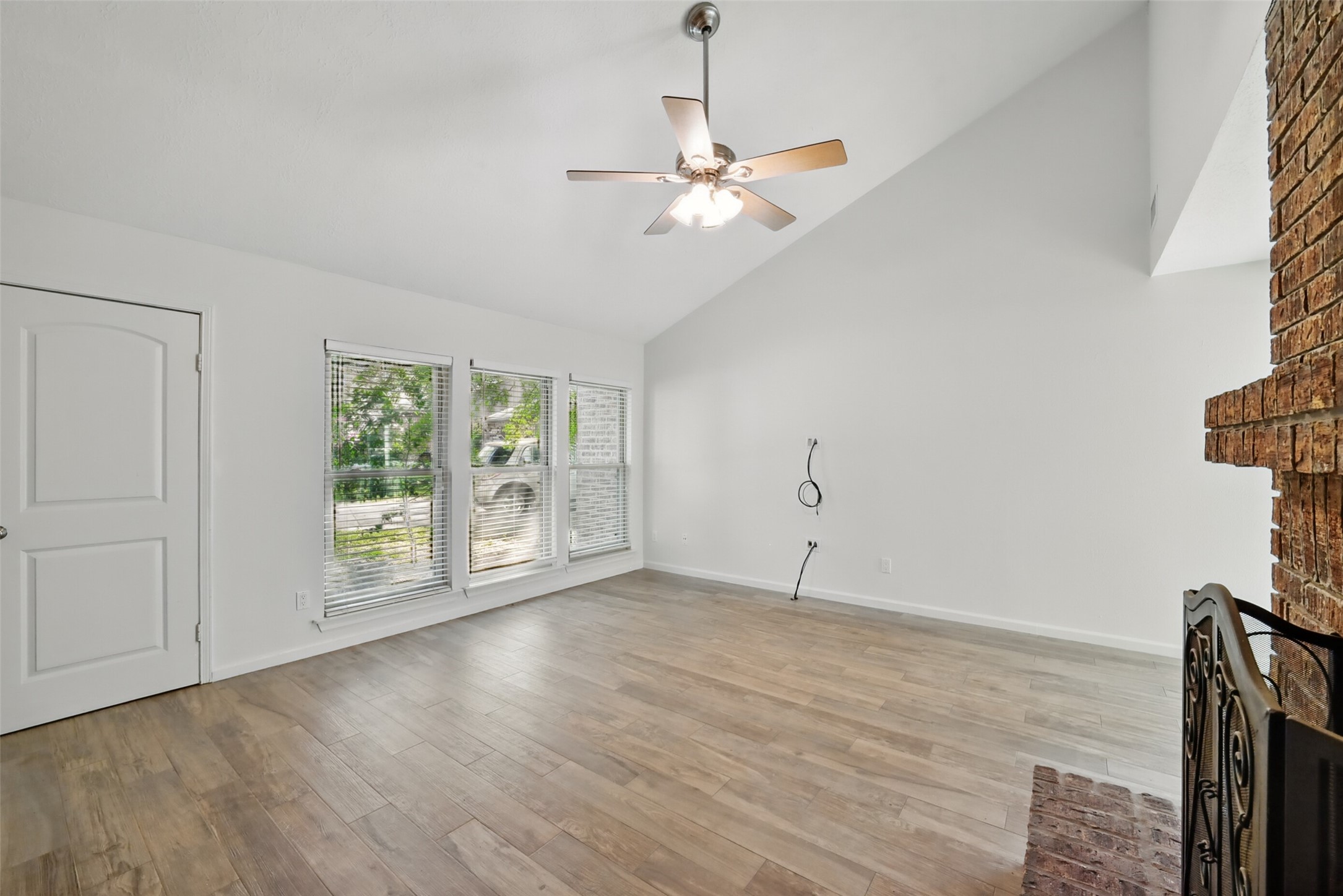 19 Still Glen Court Property Photo 5