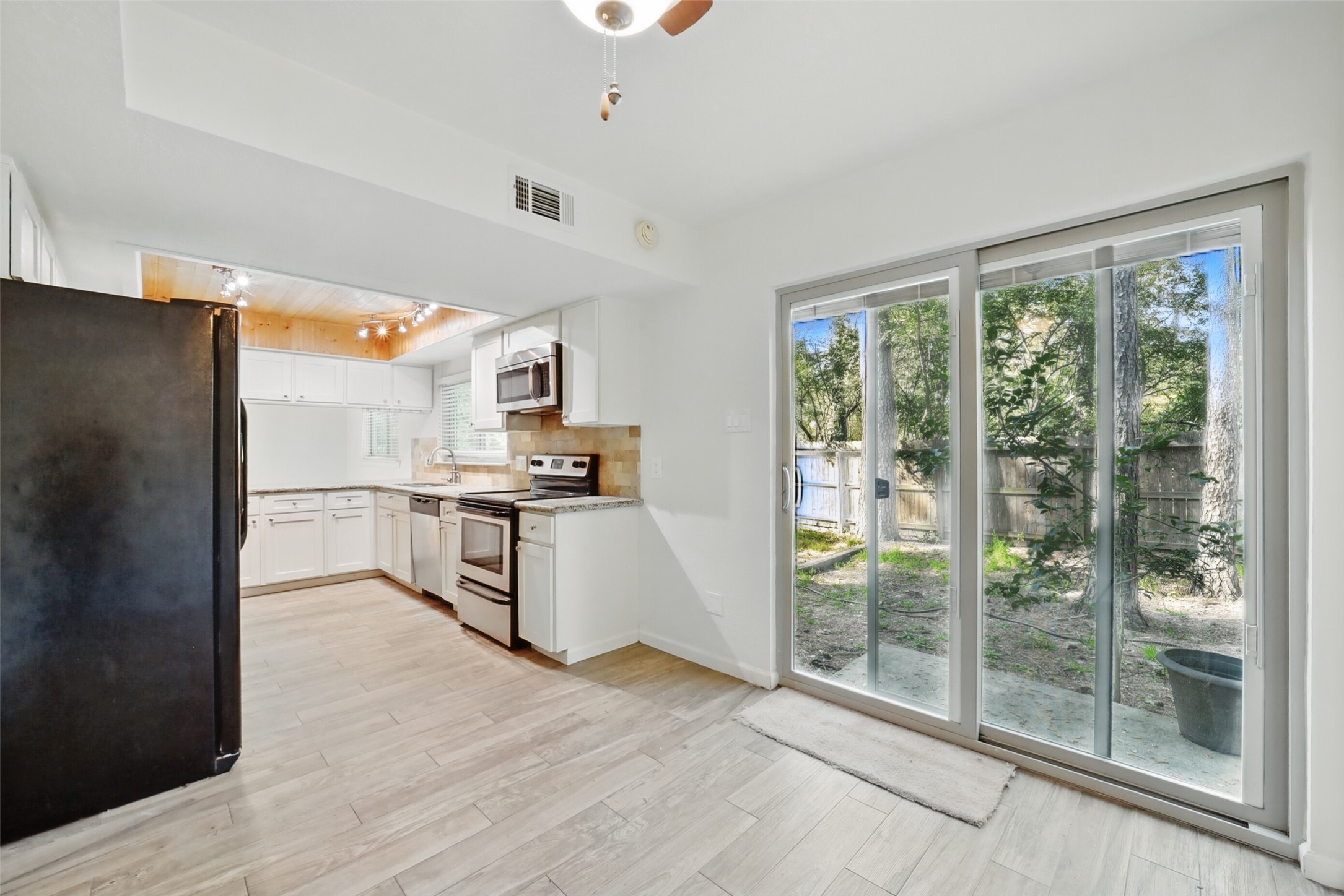 19 Still Glen Court Property Photo 11