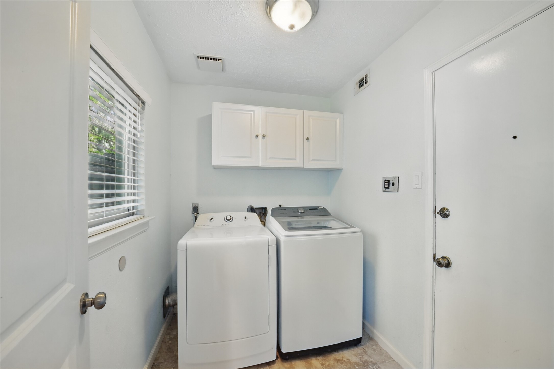19 Still Glen Court Property Photo 14