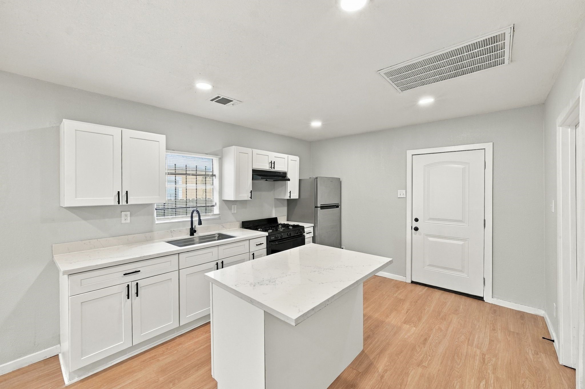 2903 Burkett Street Property Photo 1