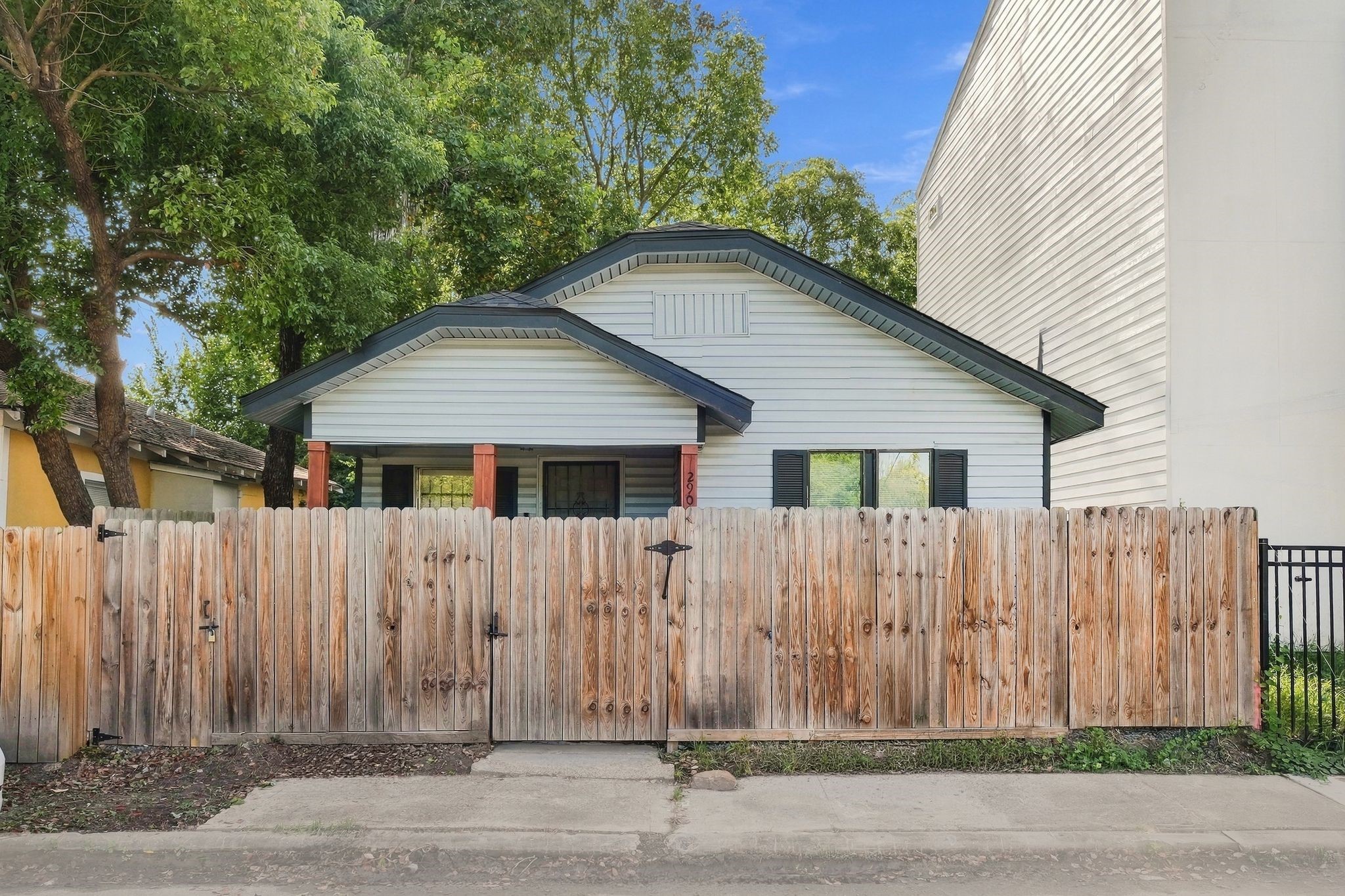 2903 Burkett Street Property Photo 2