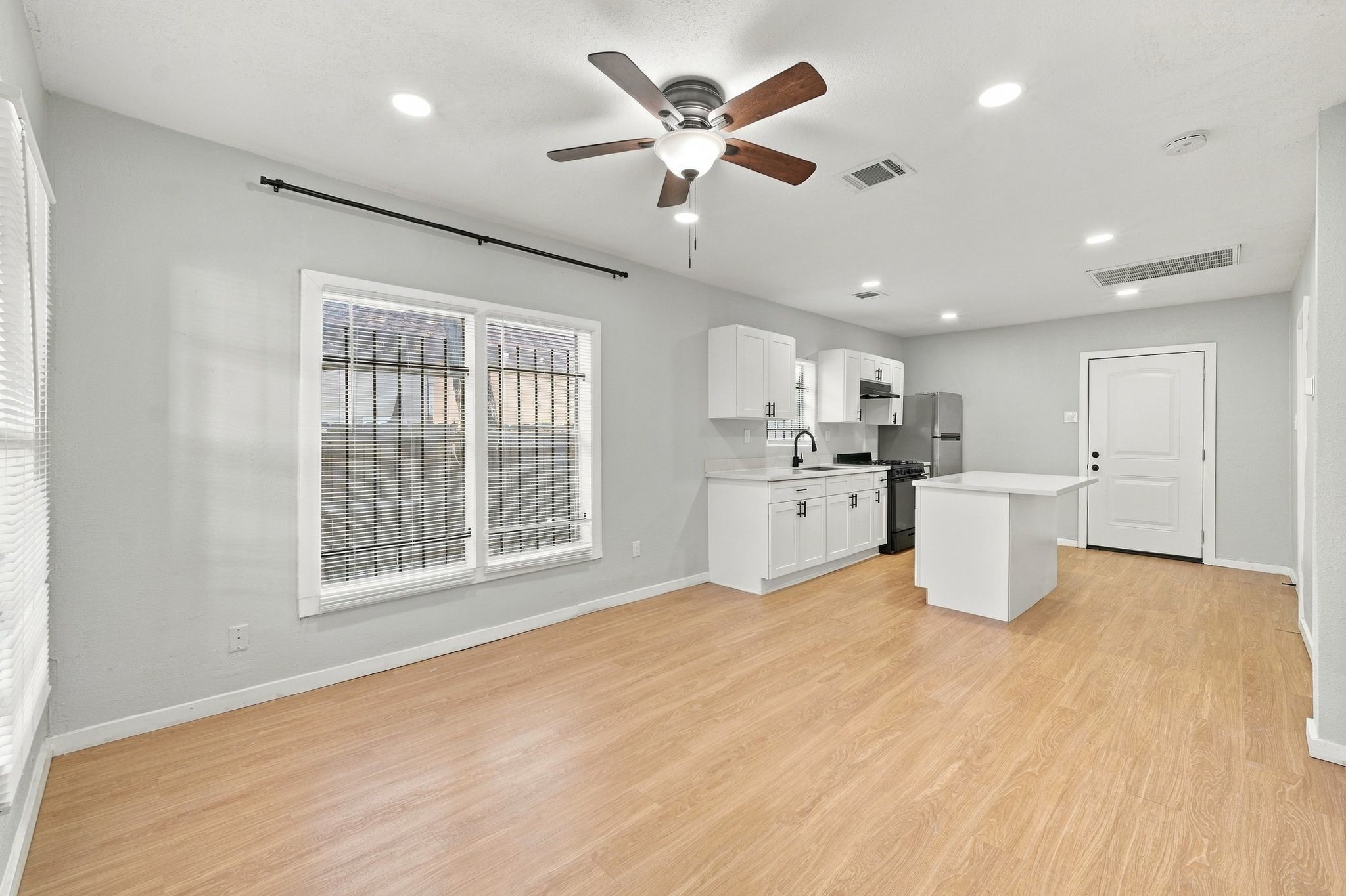2903 Burkett Street Property Photo 9