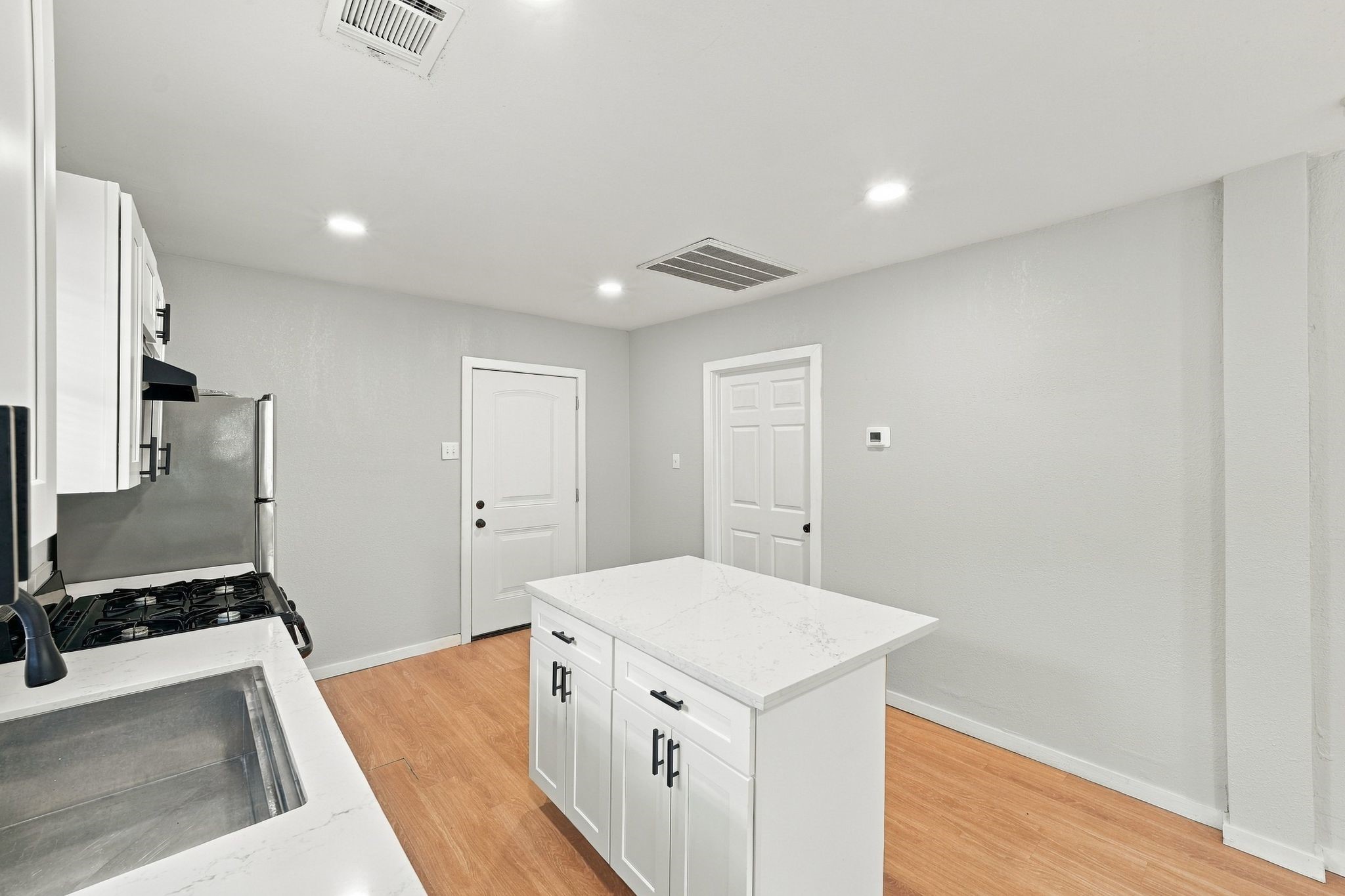 2903 Burkett Street Property Photo 15