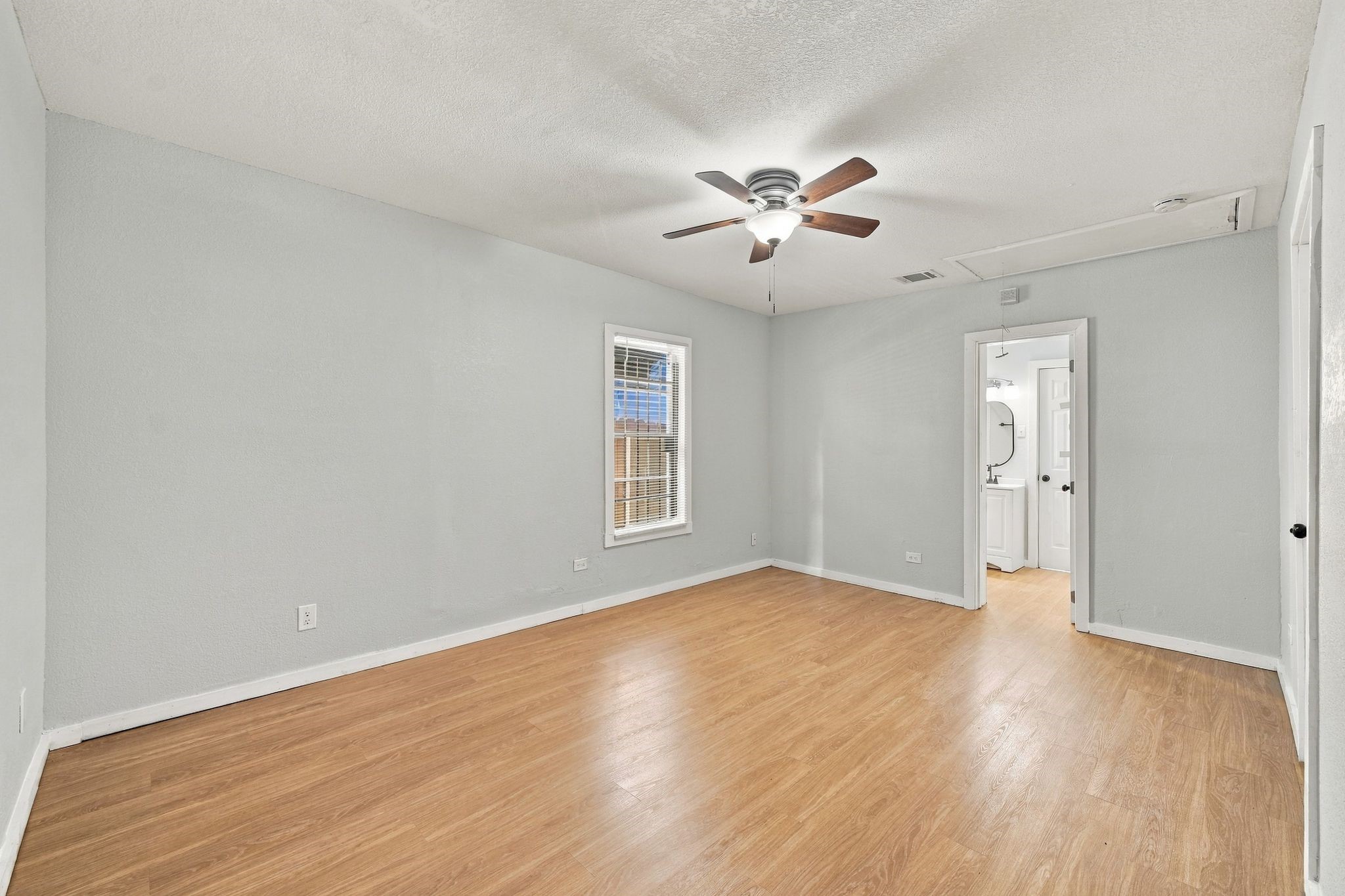 2903 Burkett Street Property Photo 19