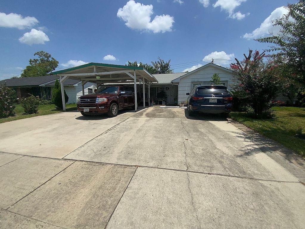 1838 Huge Oaks Street, Houston TX 77055 Property Photo 1