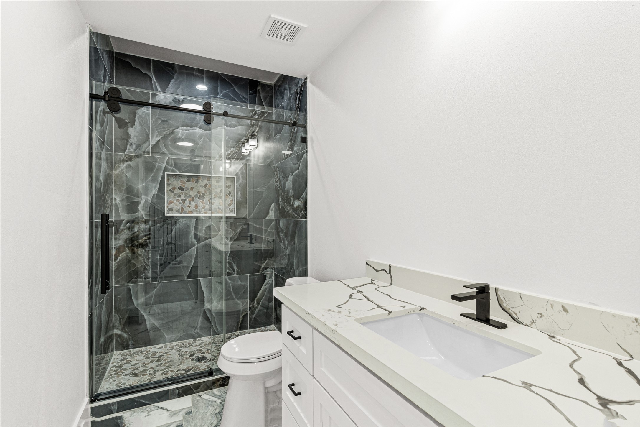 2204 Hoskins Drive Property Photo 20