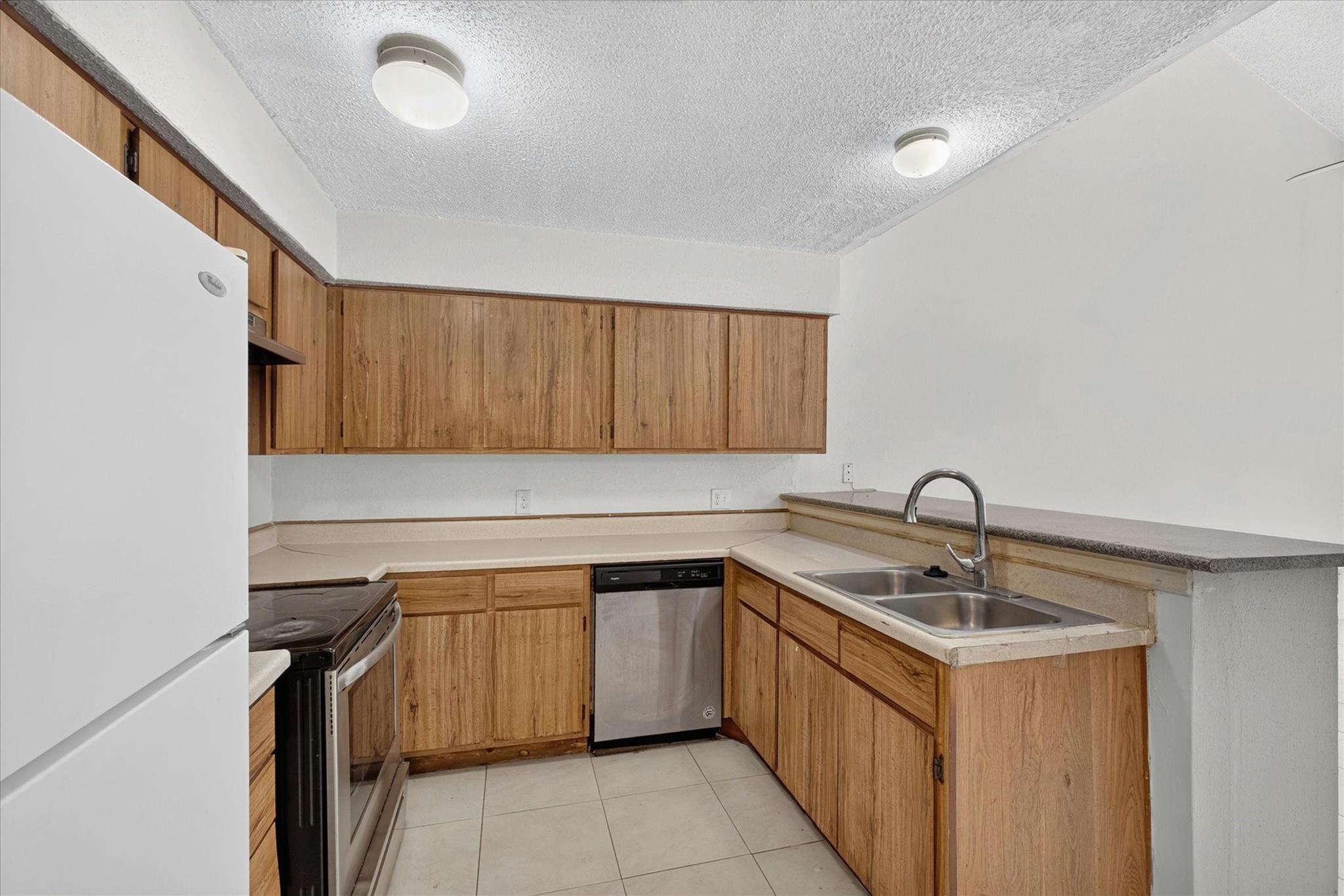 11881 Bob White Drive # 828, Houston Tx 77035 Property Photo 9