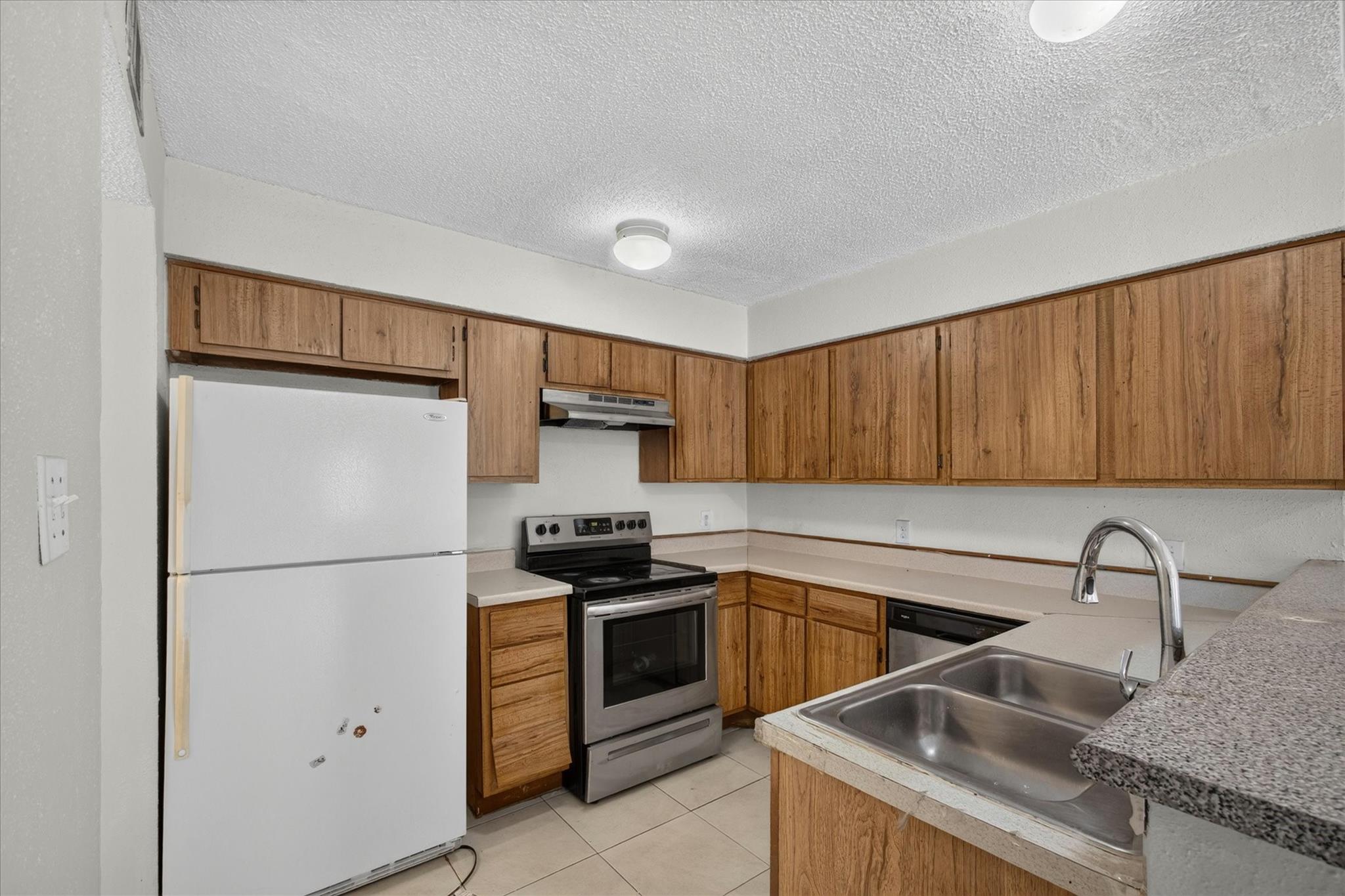 11881 Bob White Drive # 828, Houston Tx 77035 Property Photo 12