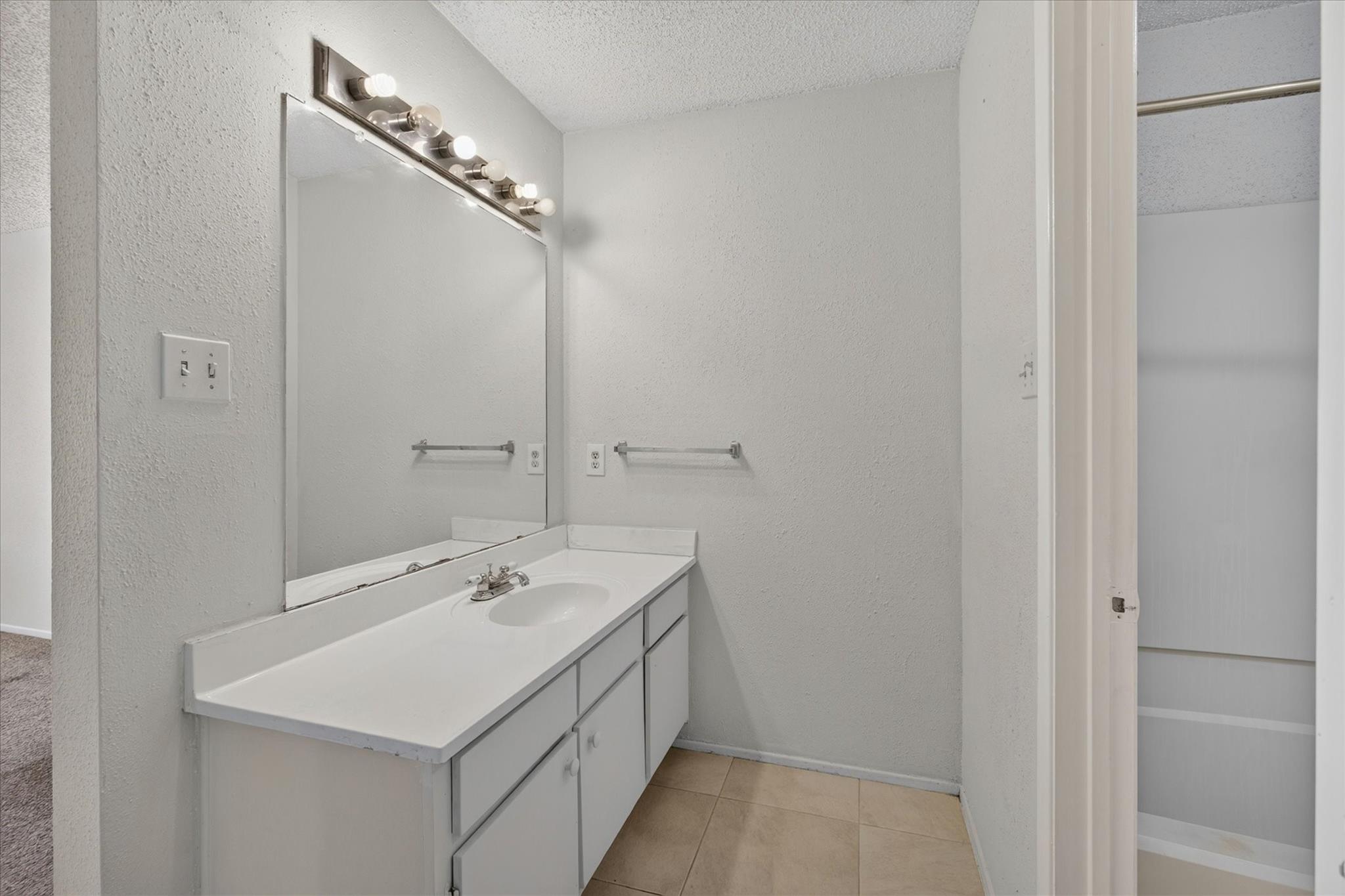 11881 Bob White Drive # 828, Houston Tx 77035 Property Photo 22