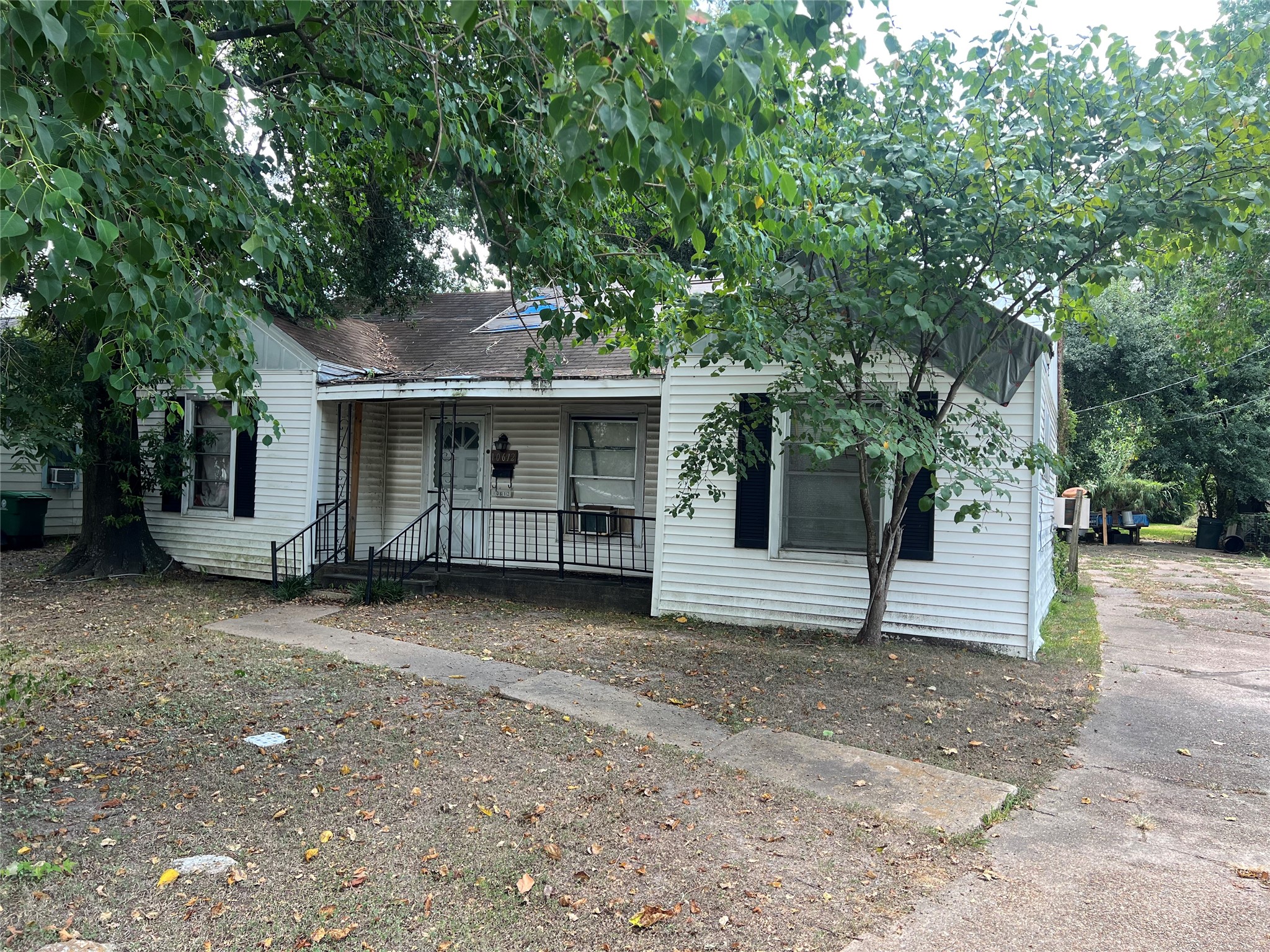 10612 Oswego Street Property Photo 1