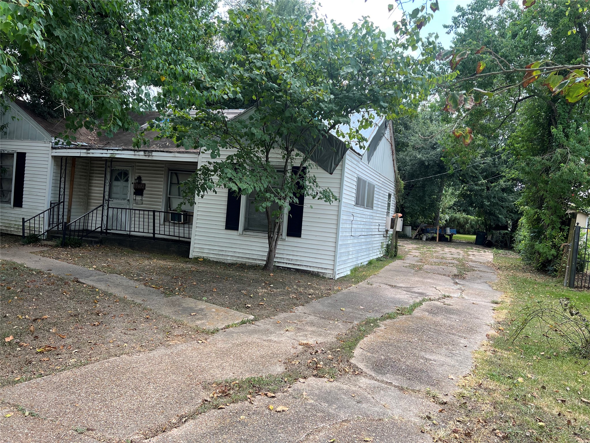 10612 Oswego Street Property Photo 2