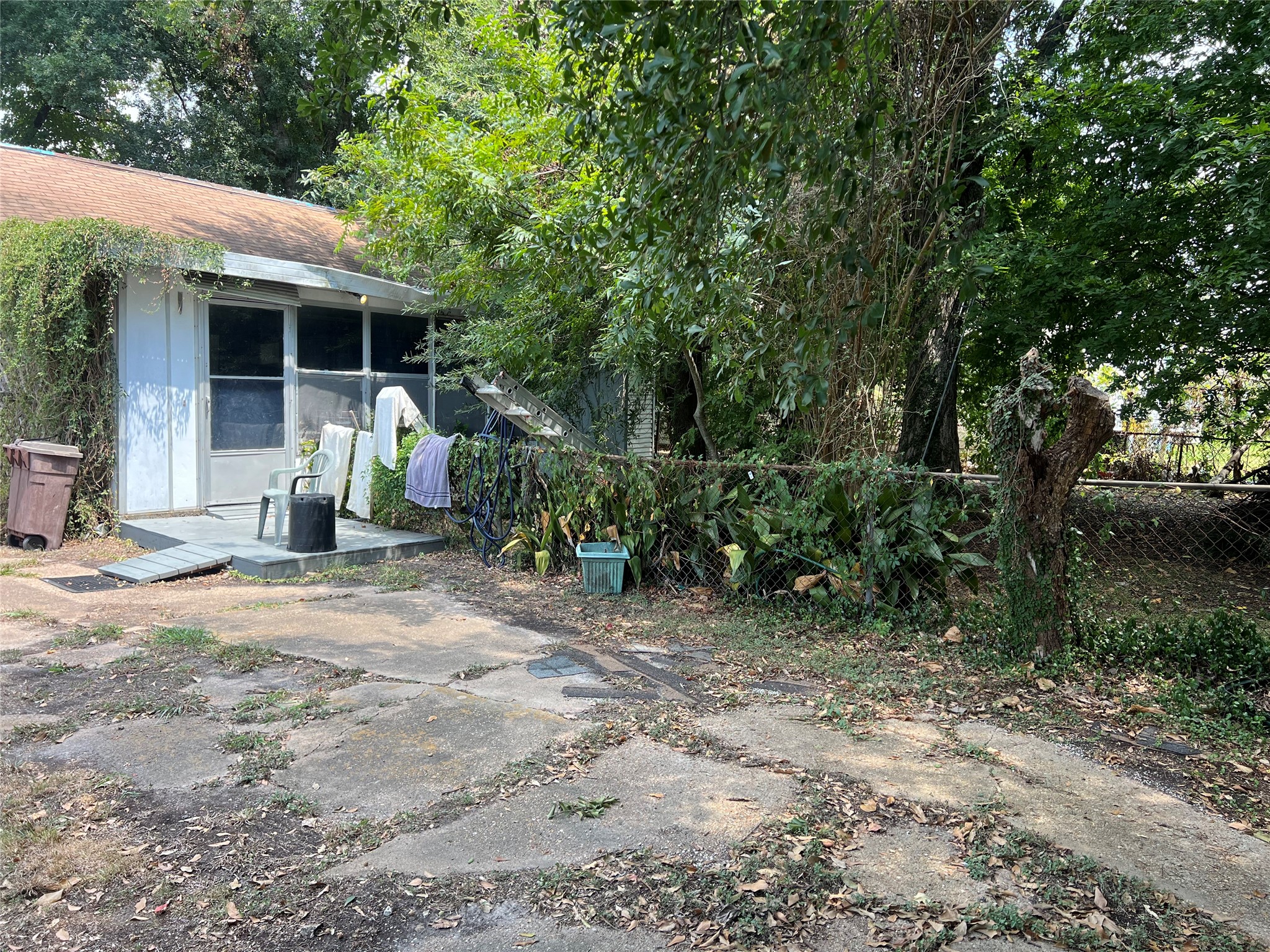 10612 Oswego Street Property Photo 3