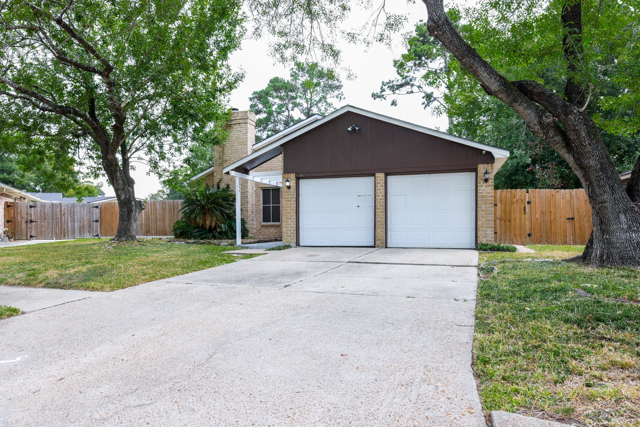 7211 Foxside Lane Property Photo 2