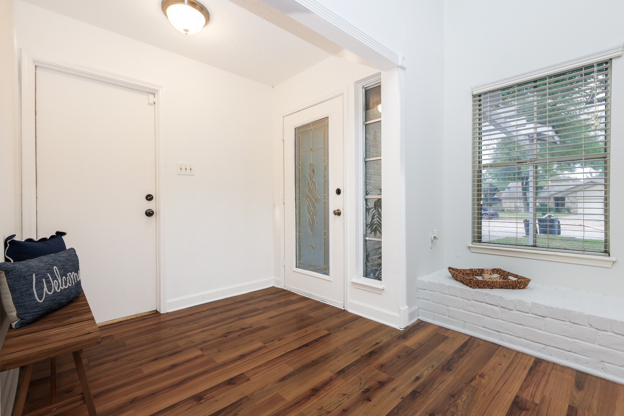 7211 Foxside Lane Property Photo 4