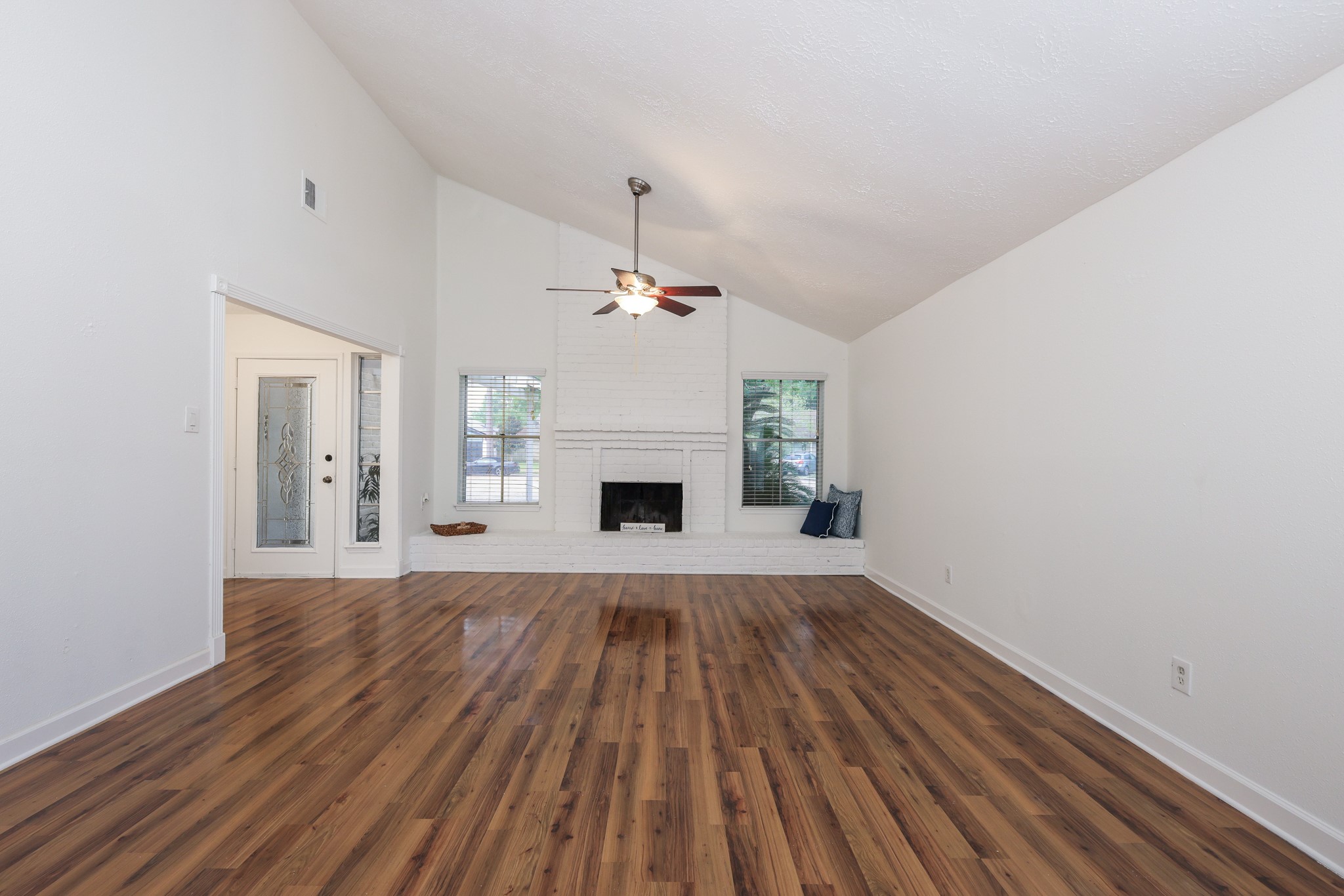 7211 Foxside Lane Property Photo 7