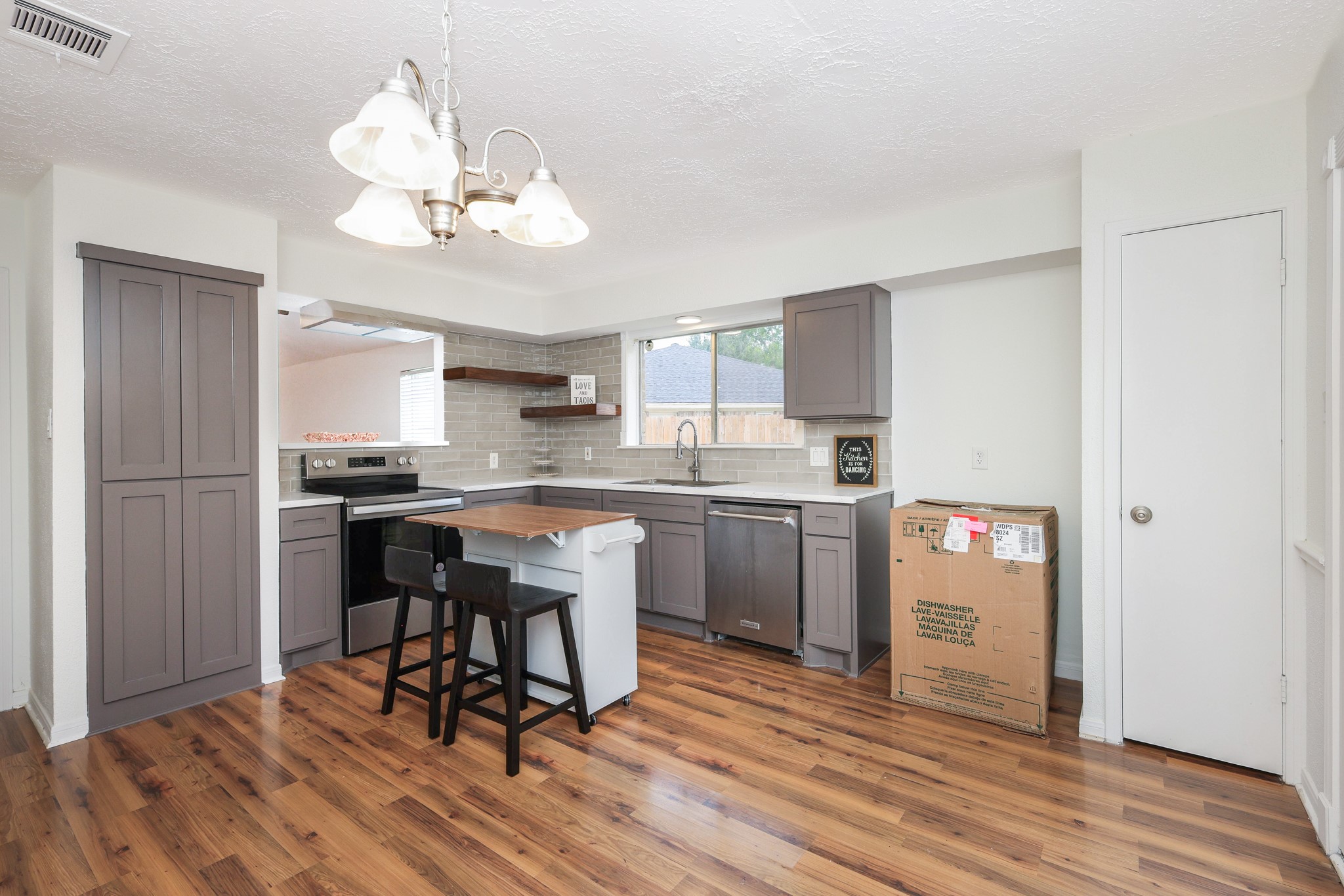 7211 Foxside Lane Property Photo 10