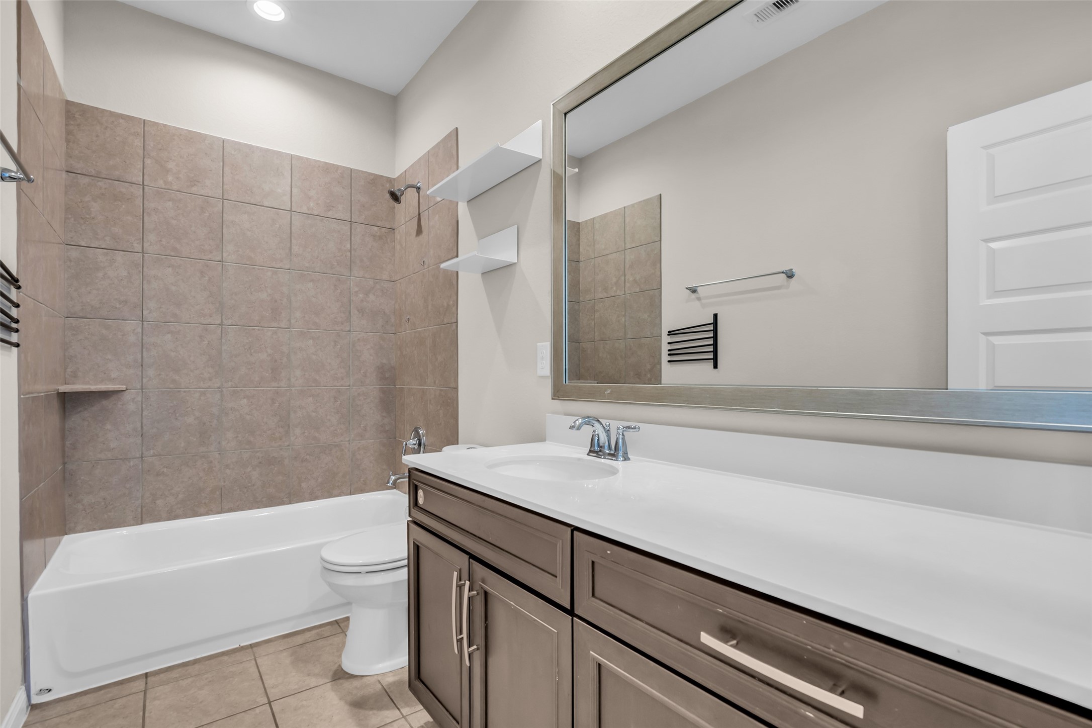 10004 Steeple Farms Drive Property Photo 24
