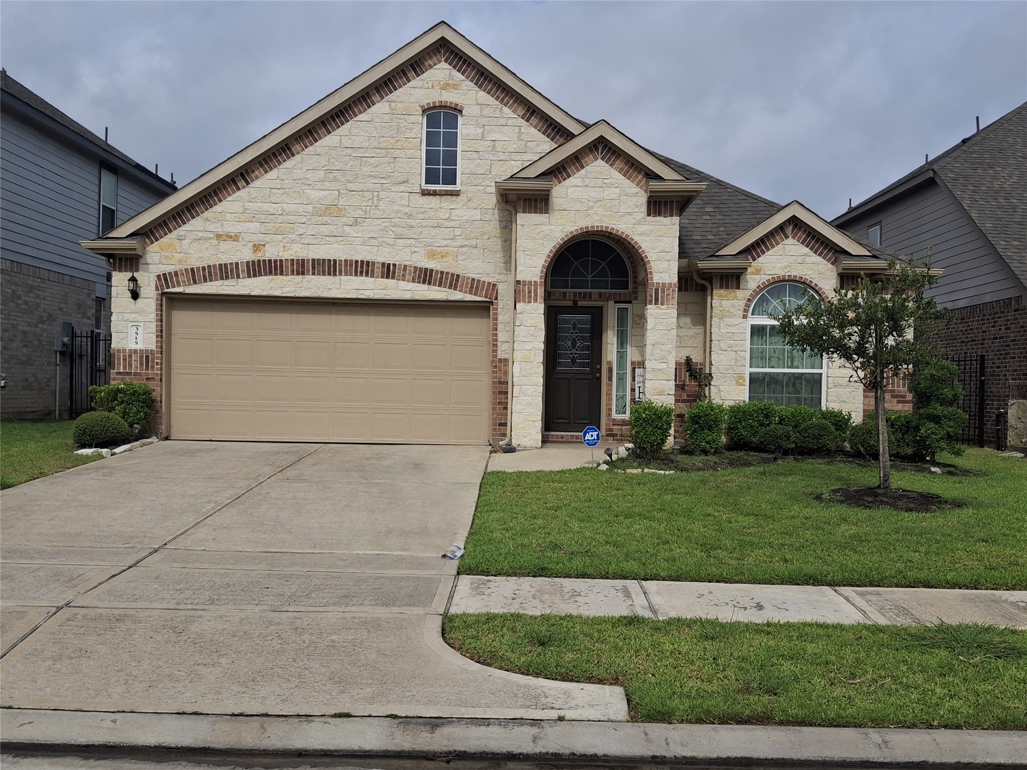 3515 Lake Bella Megan Drive Property Photo 1