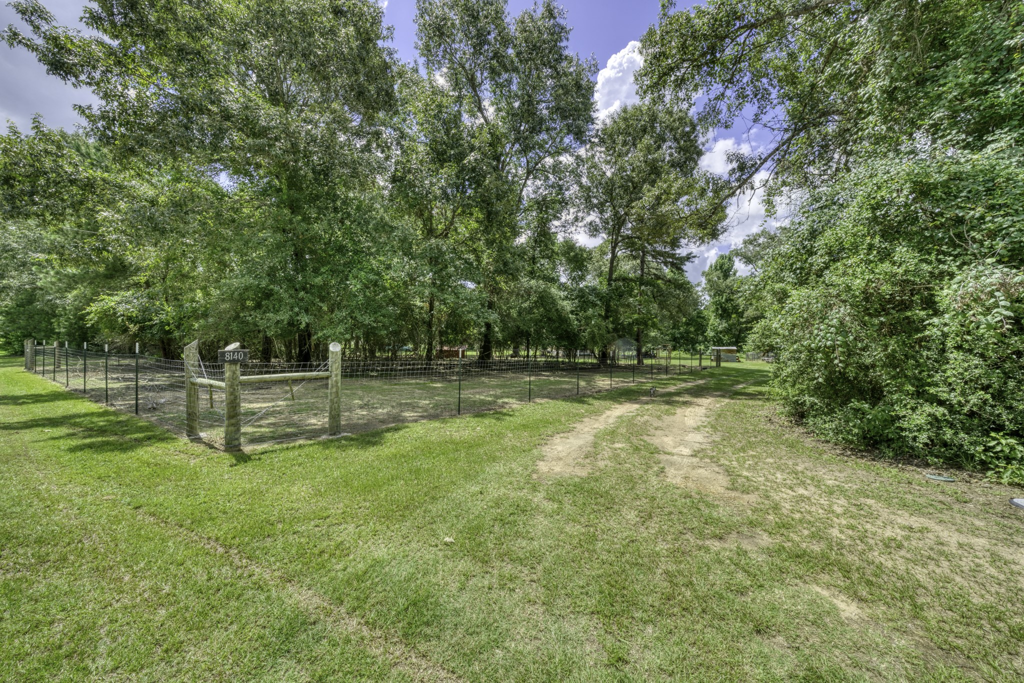 8140 Private Road 1610 Property Photo 1
