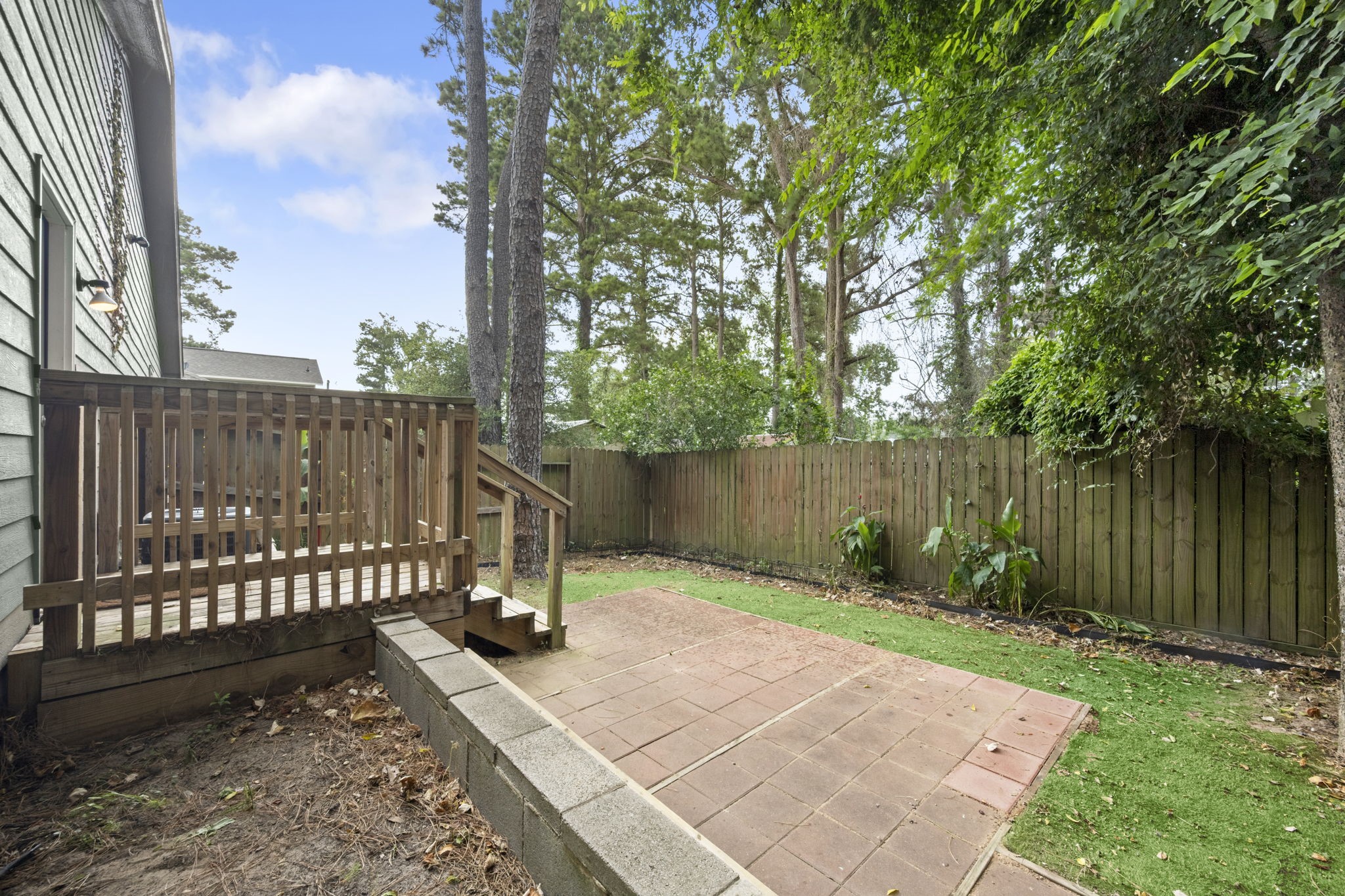 16807 Crestmont Property Photo 28
