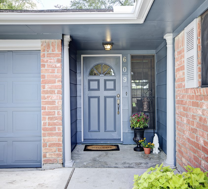 609 Mary Ann Drive Property Photo 2